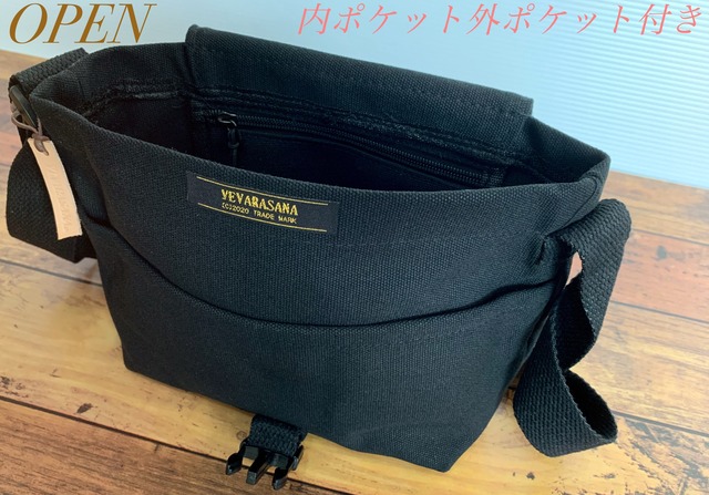 VEVARASANA®︎ ショルダーバッグ BLACK