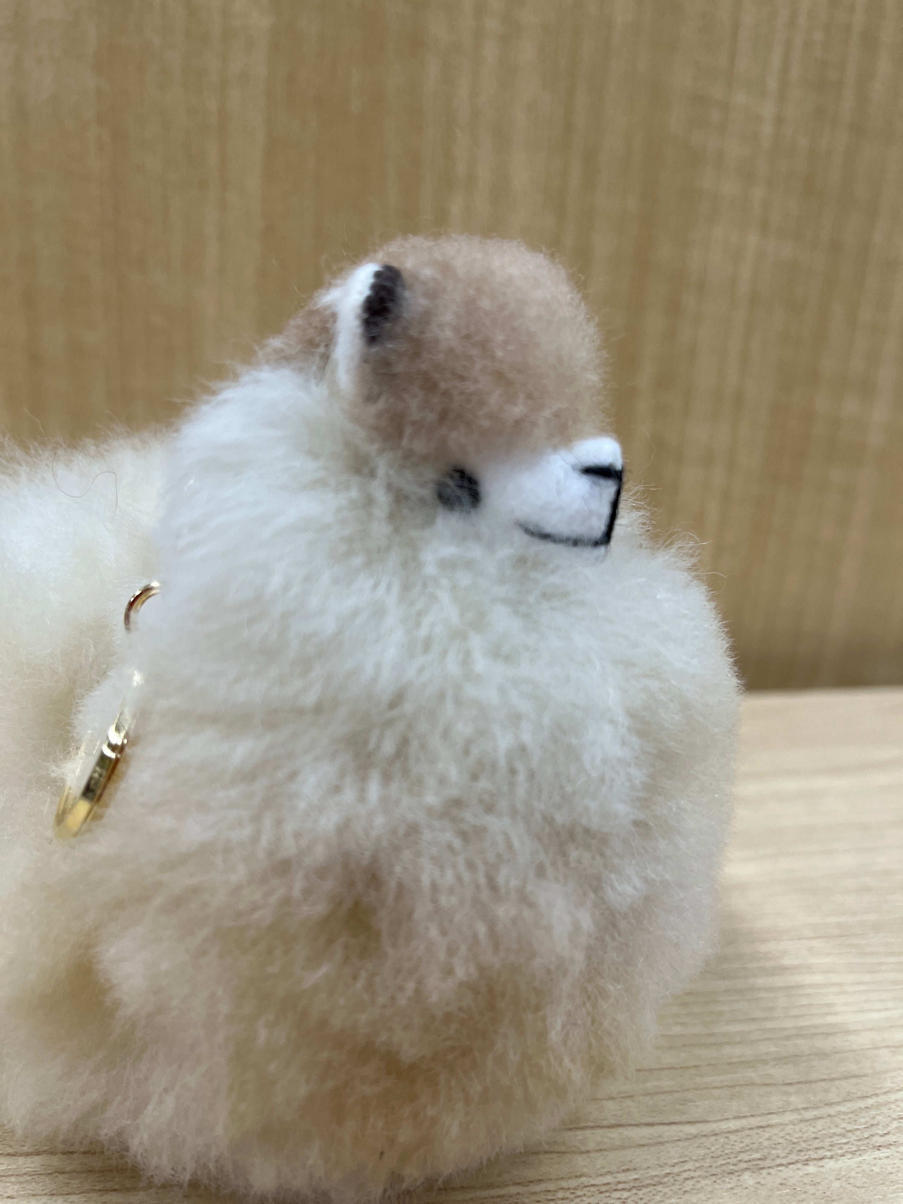 ベビーアルパカキーホルダー モフトップ ベージュ | ALPACA WORLD
