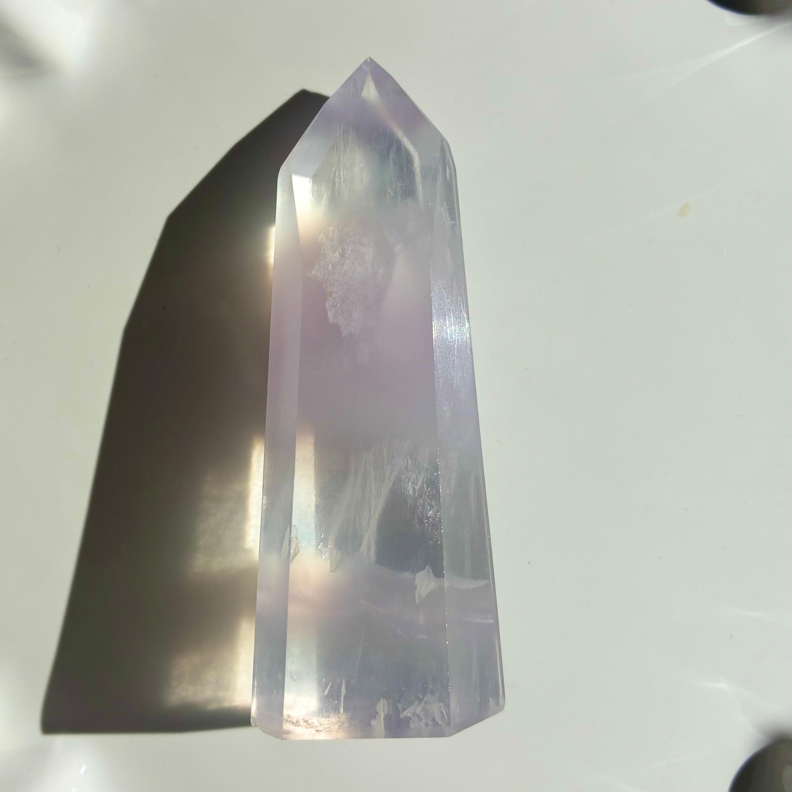 美しのイットリウムフローライト タワー | Crystal Lilly - pure