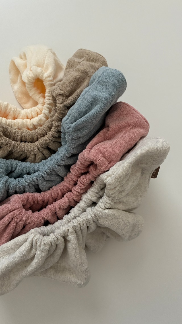 pile frill bib