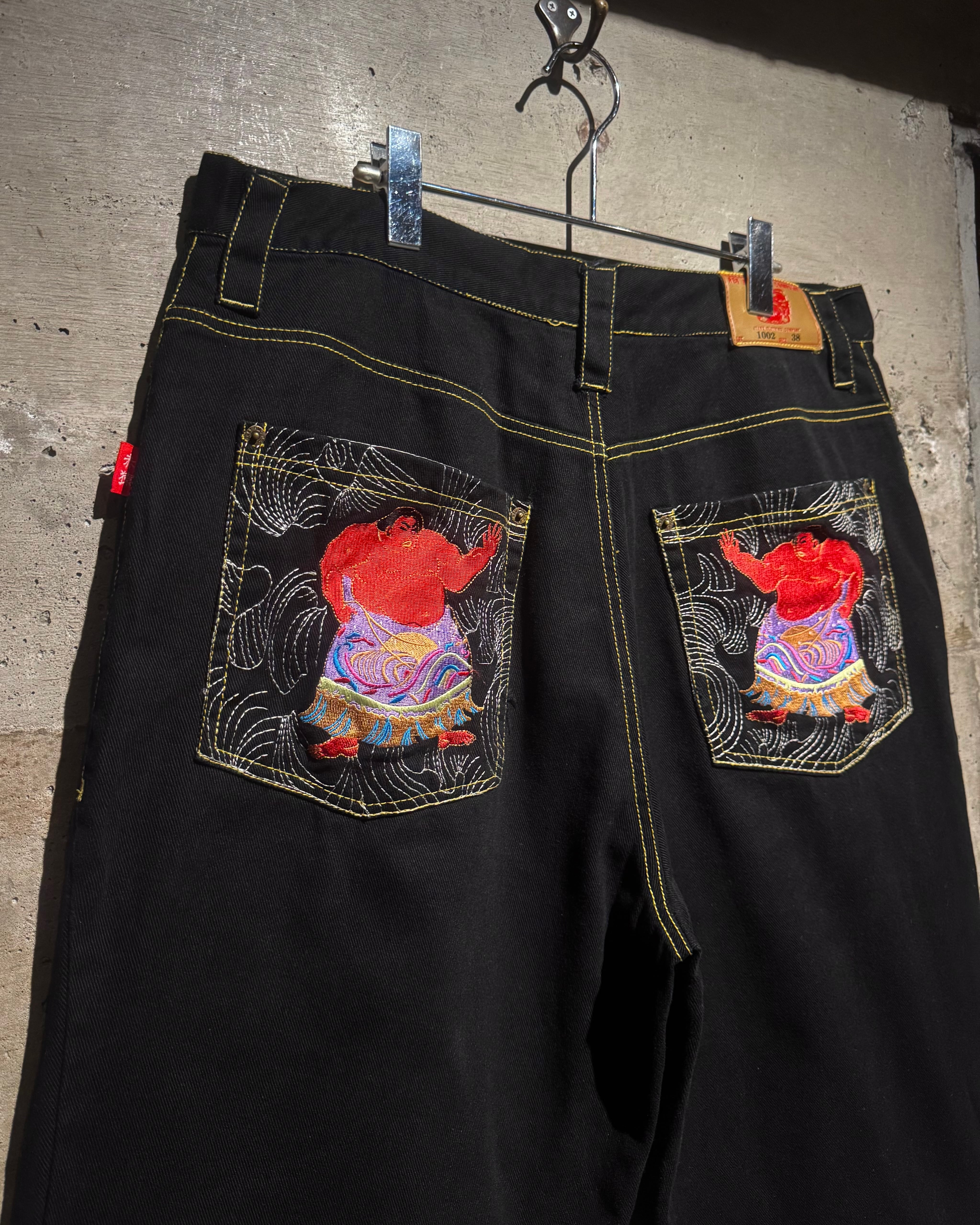 Caka】“RED MONKEY COMPANY” Special Embroidery Baggy Denim Shorts