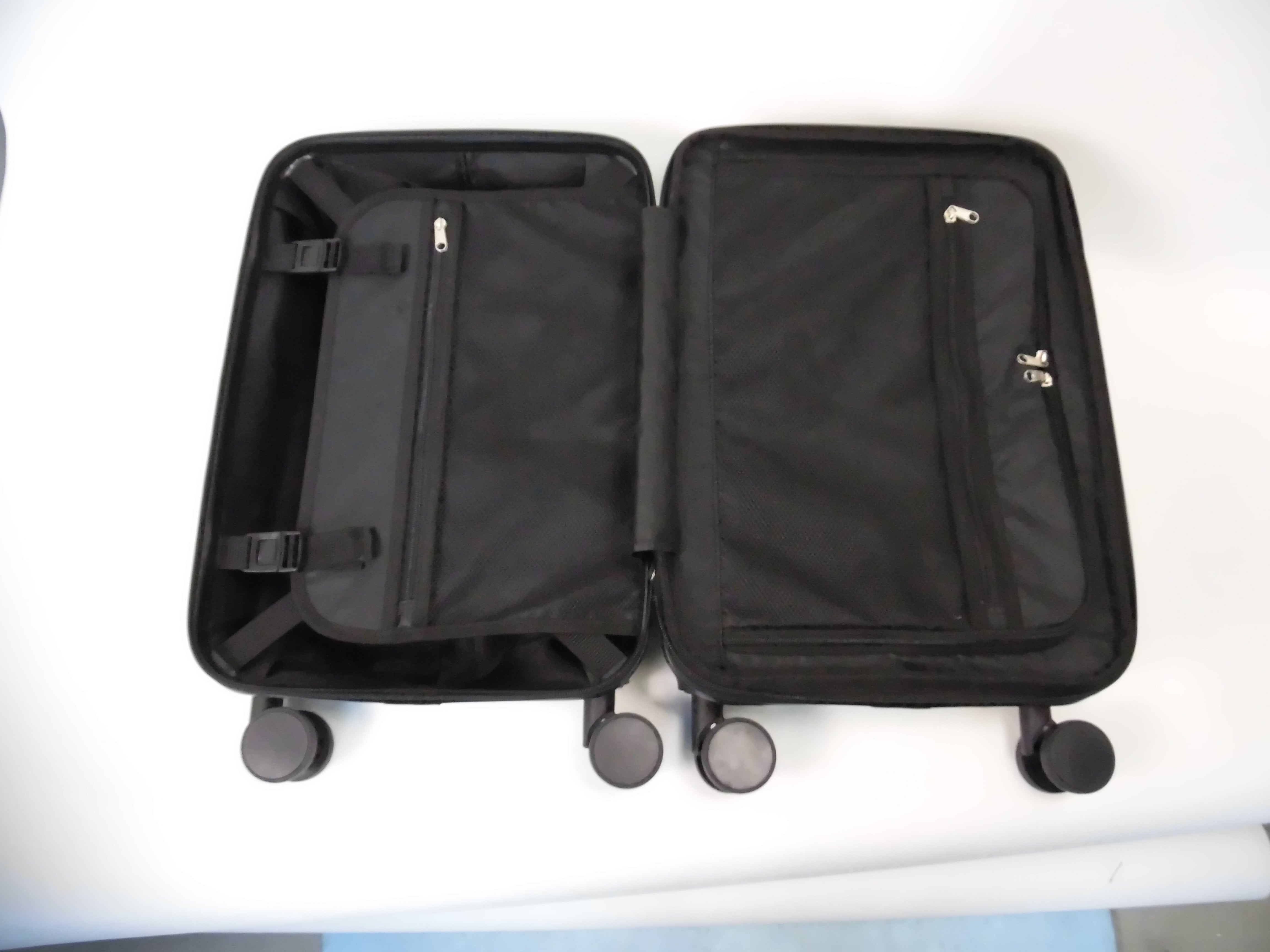 Sサイズ 洗練されたデザイン コインロッカー・機内持込対応 S24-A-801