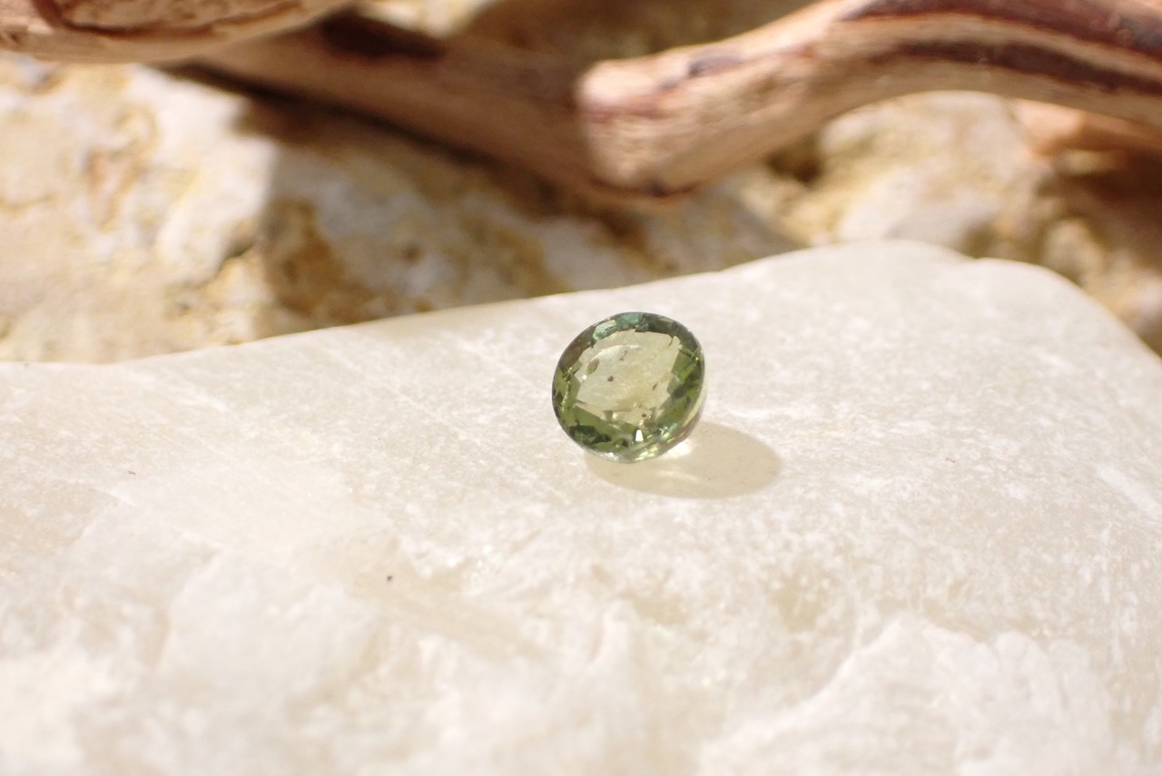 グリーンサファイア　0.41ct　[C1‐236]