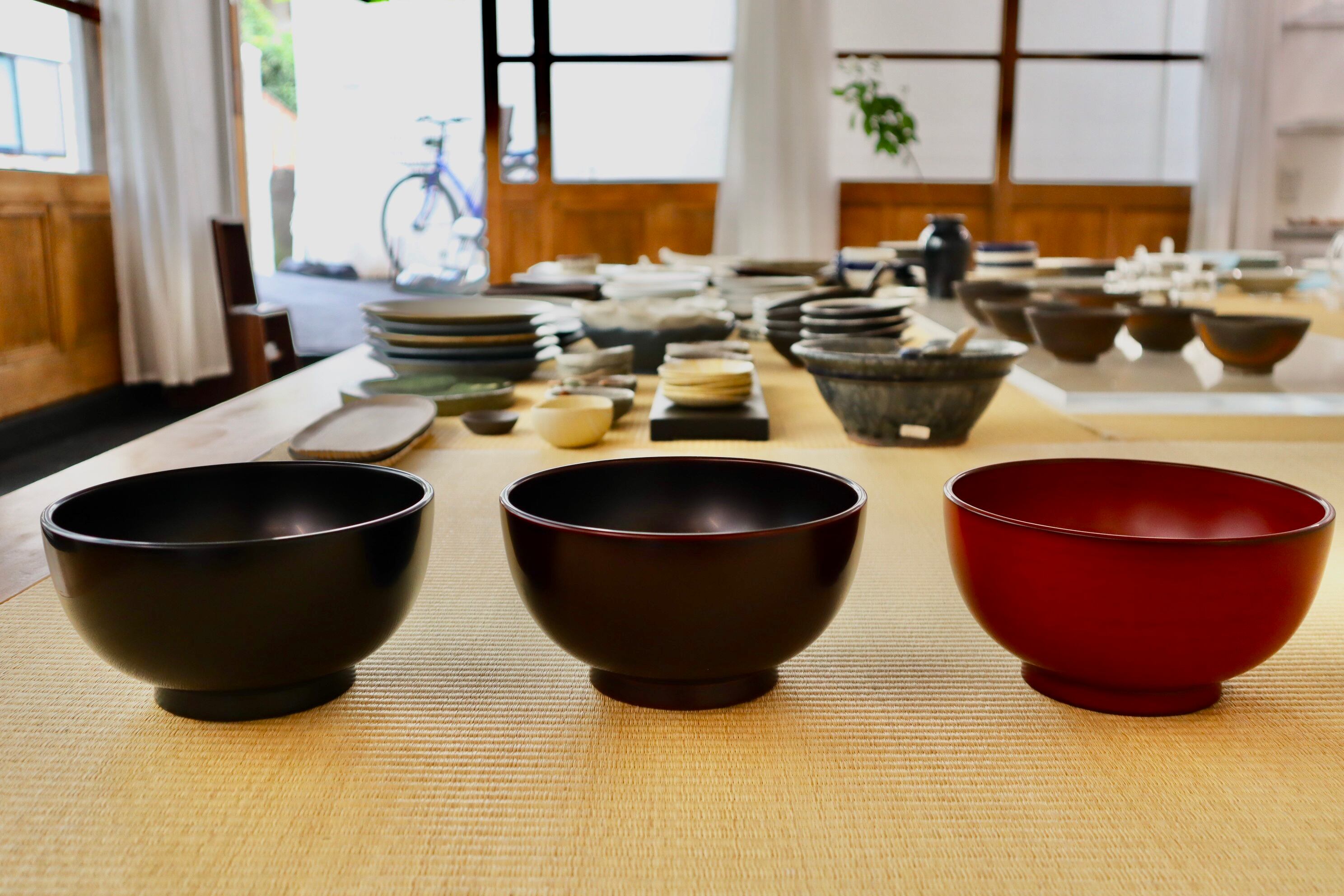 漆器 黒と赤の鉢