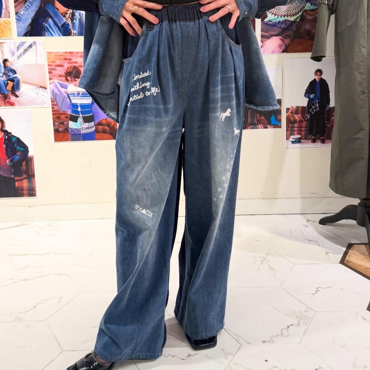 アウラアイラ AULA AILA GRAFFITI DENIM PANTS