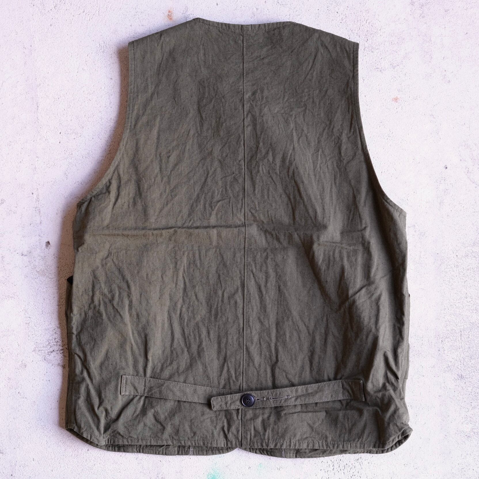 allinone BAGGAROO vest カーキ