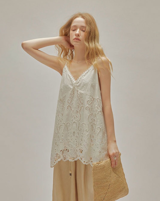 Chic Broderie Camisole