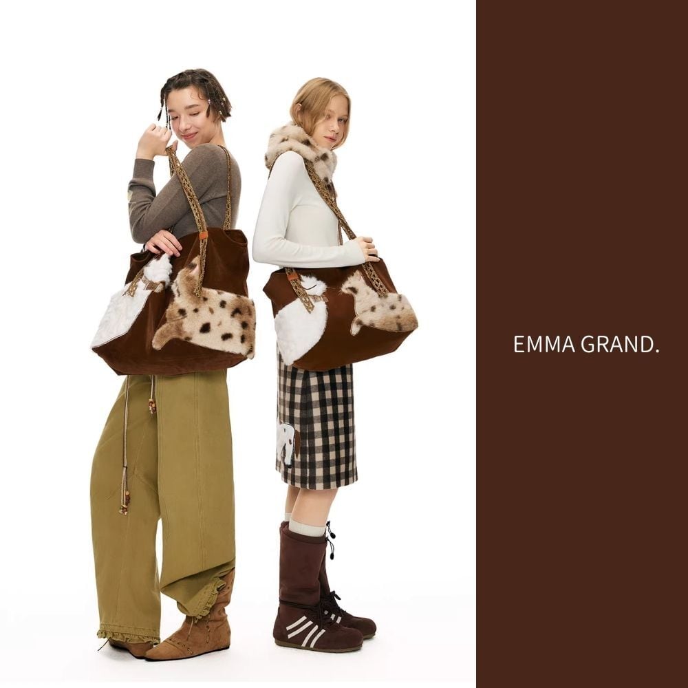 月を見上げるふたりの猫のファートートバッグE00623 | EMMA GRAND.