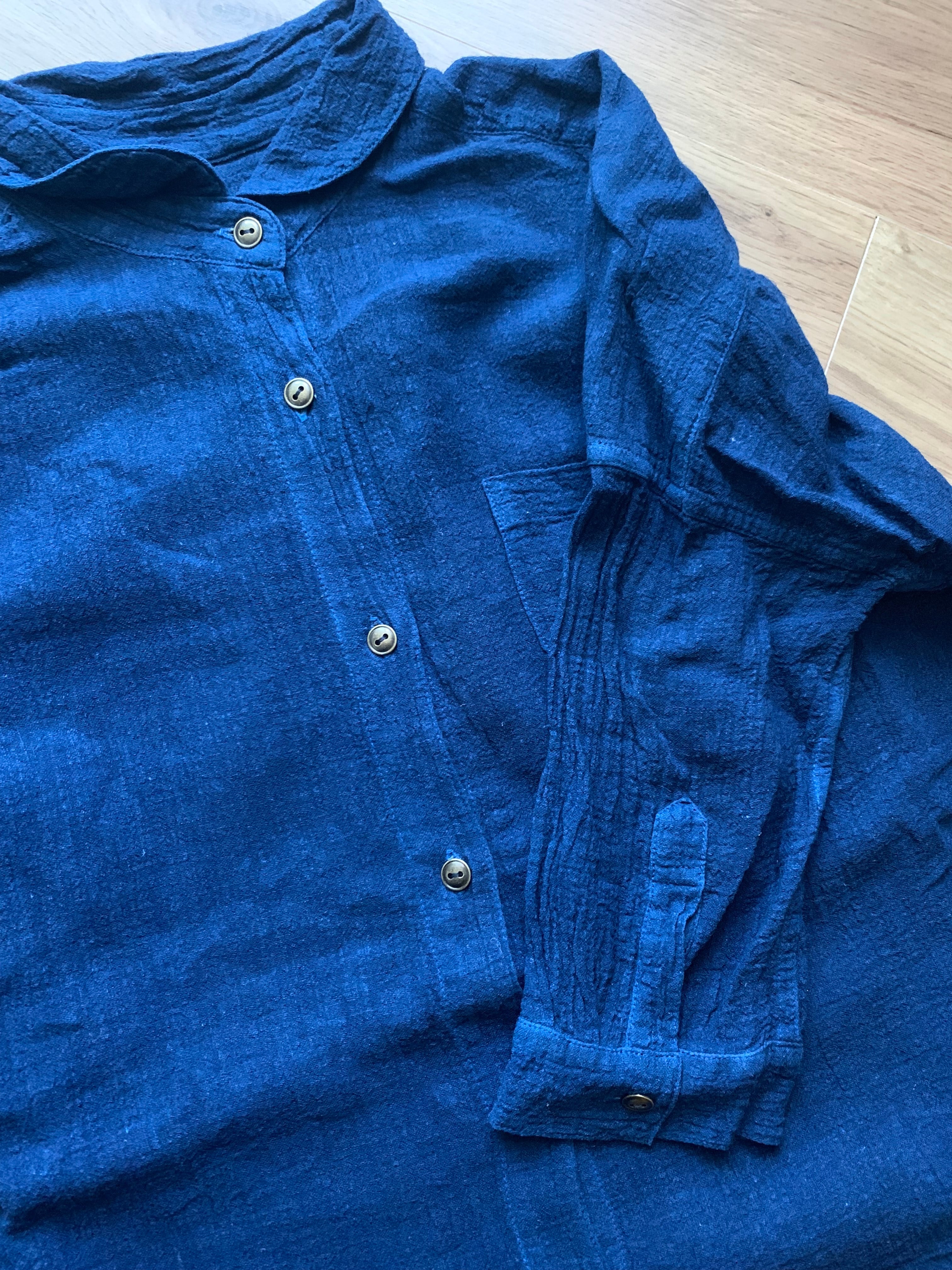 本藍染リネンガーゼ七分袖シャツ Nuu 本藍染リネンガーゼ七分袖シャツ Nuu