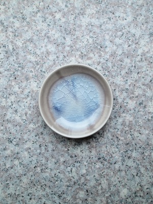 KILNOUT　豆皿／mamezara　sumire-grey-#10（clear1）【KIL-MZ-sumire-#10-CL1】