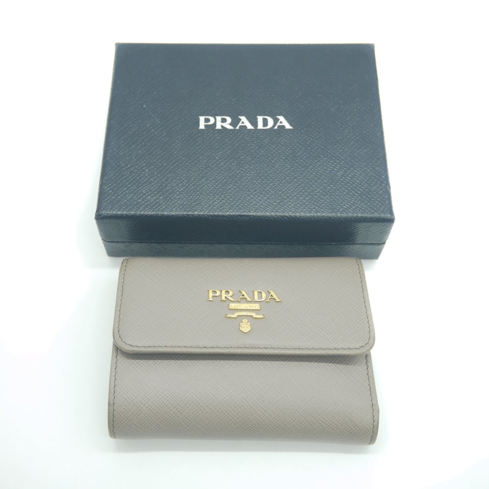 PRADA 財布　ローマ　プラダ