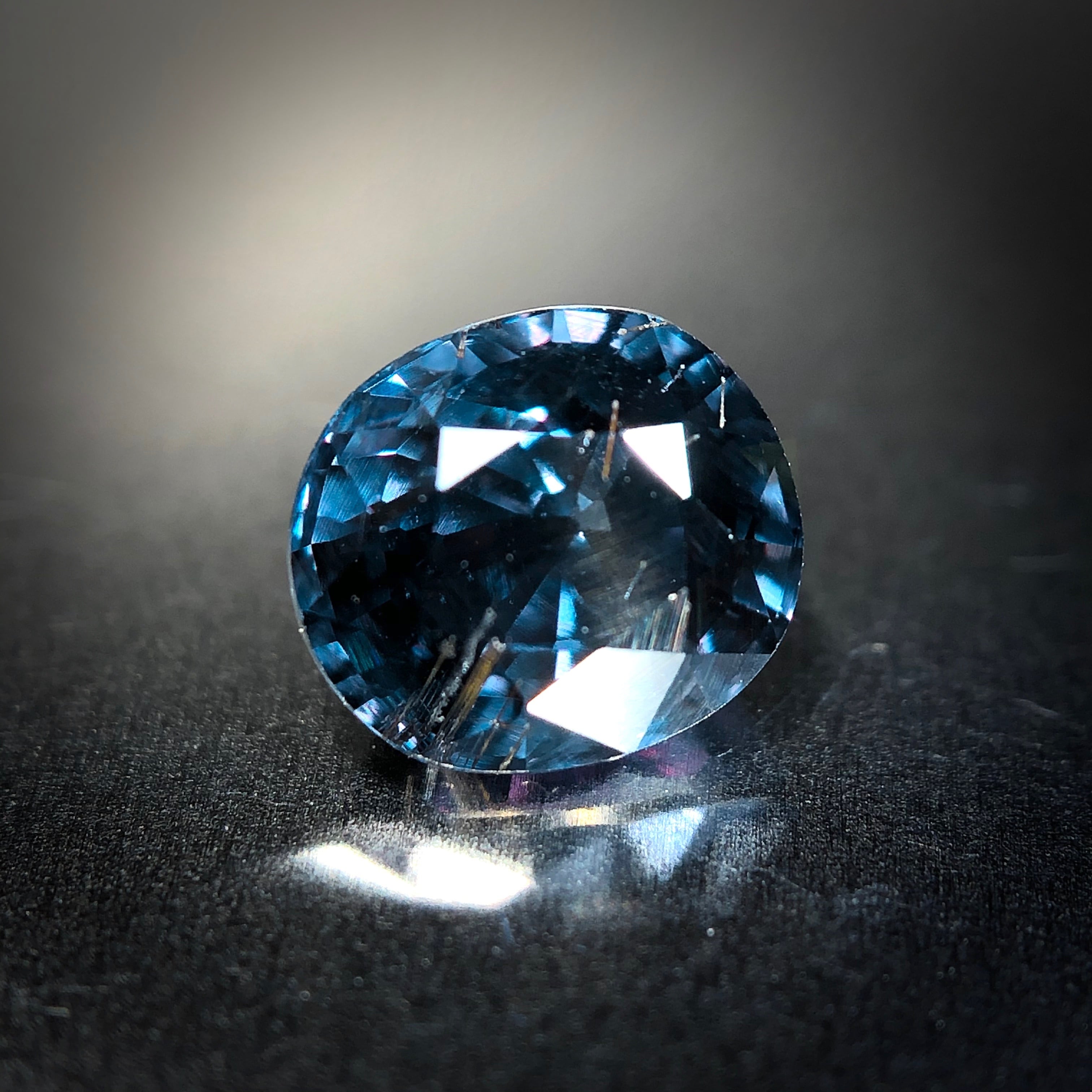 唯一無二の蒼碧色 1.17ct 天然 ベキリーブルーガーネット（カラーチェンジガーネット） | Frederick’s Gems&Jewelry  powered by BASE