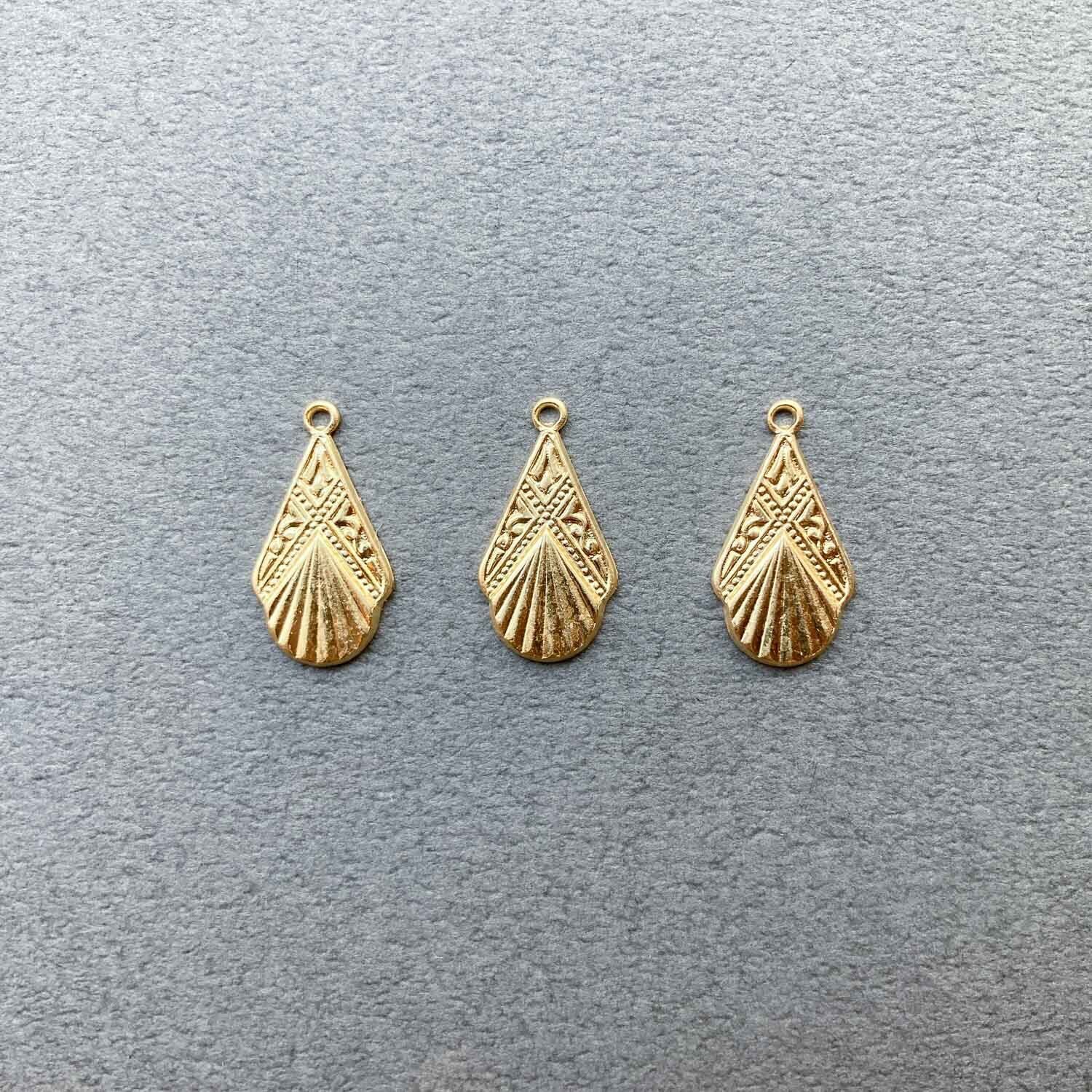 USA真鍮 シェル模様ミニしずくチャーム