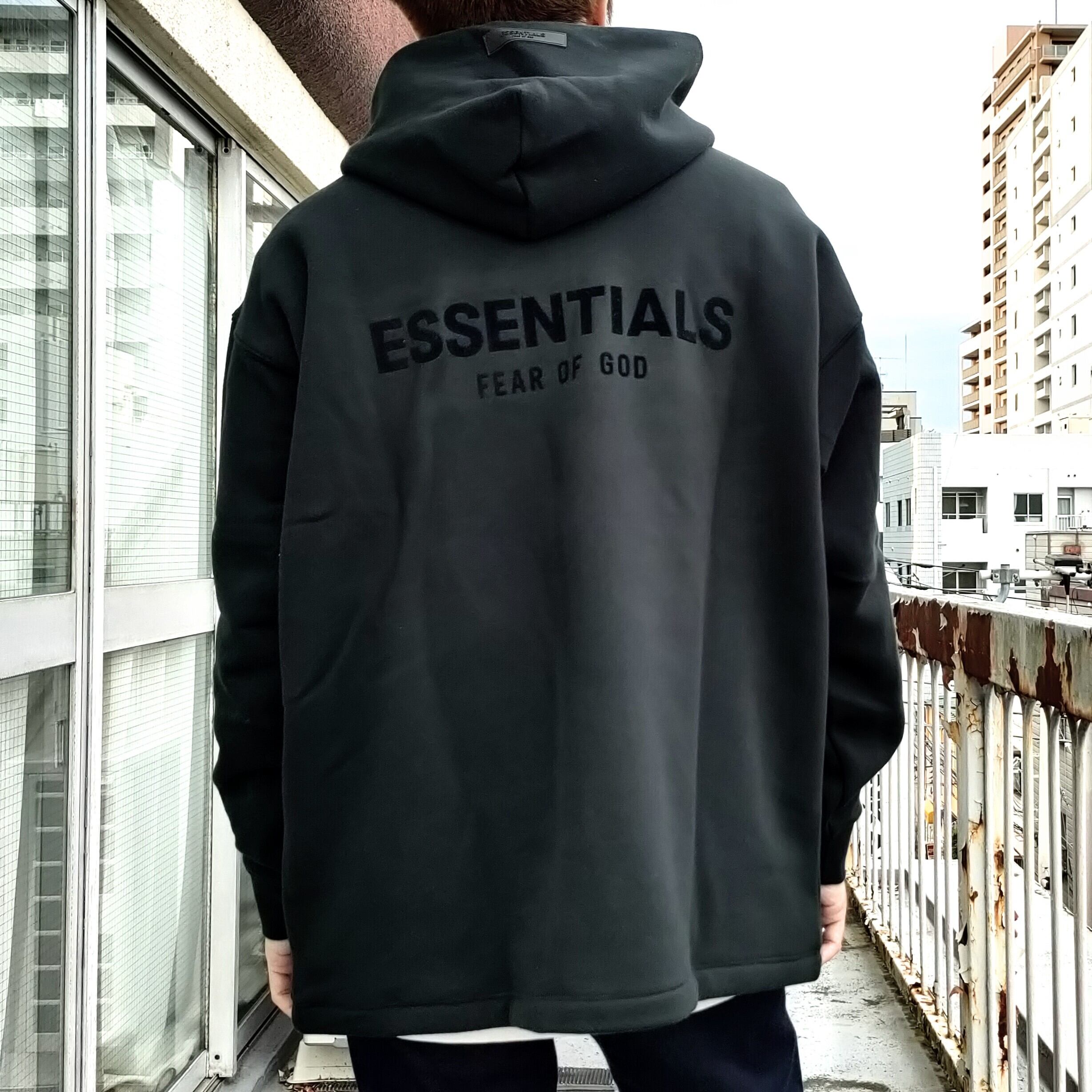 【Fear of God ESSENTIALS】Relaxed Hoodie (Black)