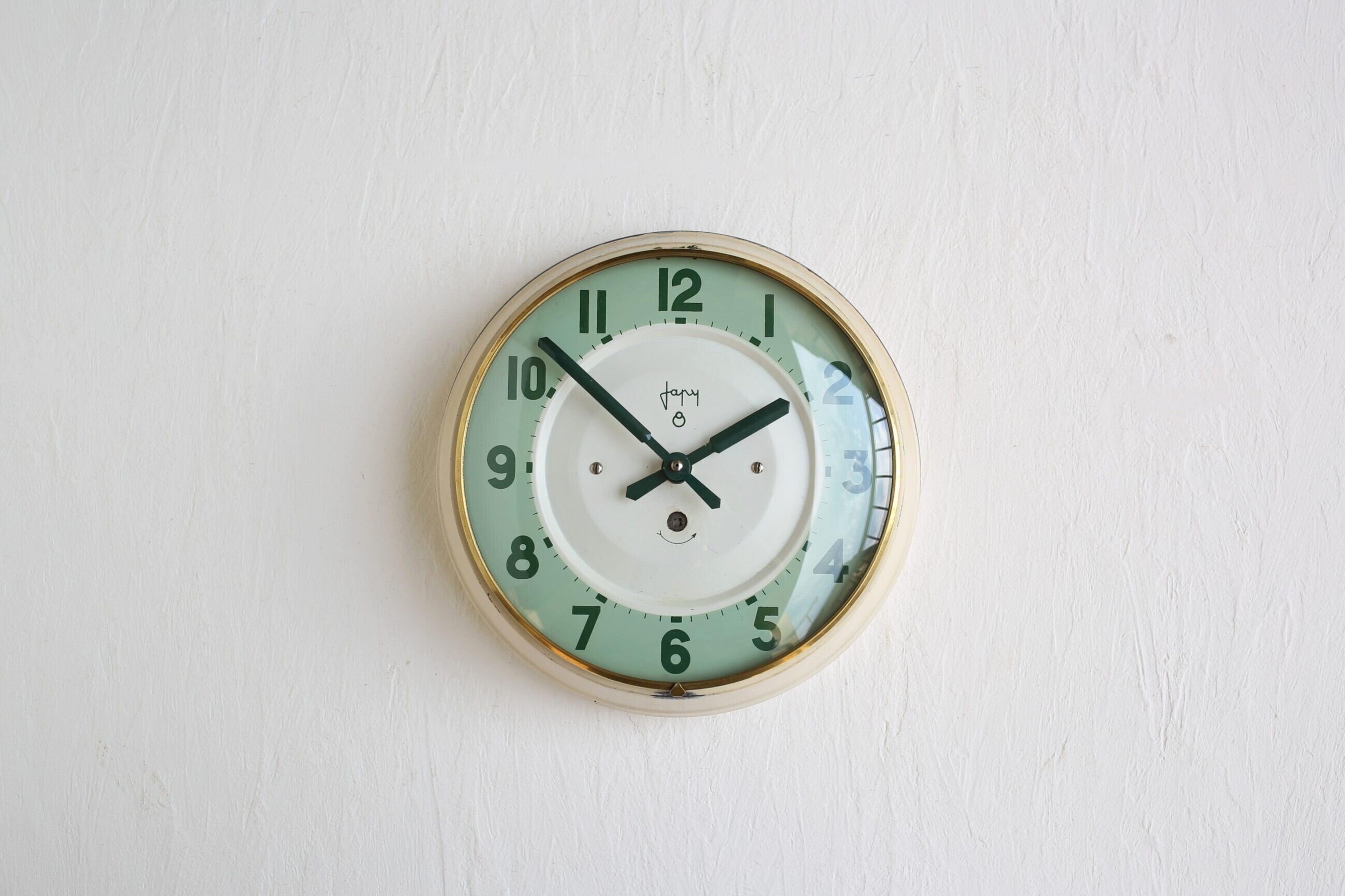 フランス アンティーク ヴィンテージ JAPY 壁掛け時計 スチール製 ガラスカバー付き スイープ式クォーツ交換済 N-06116