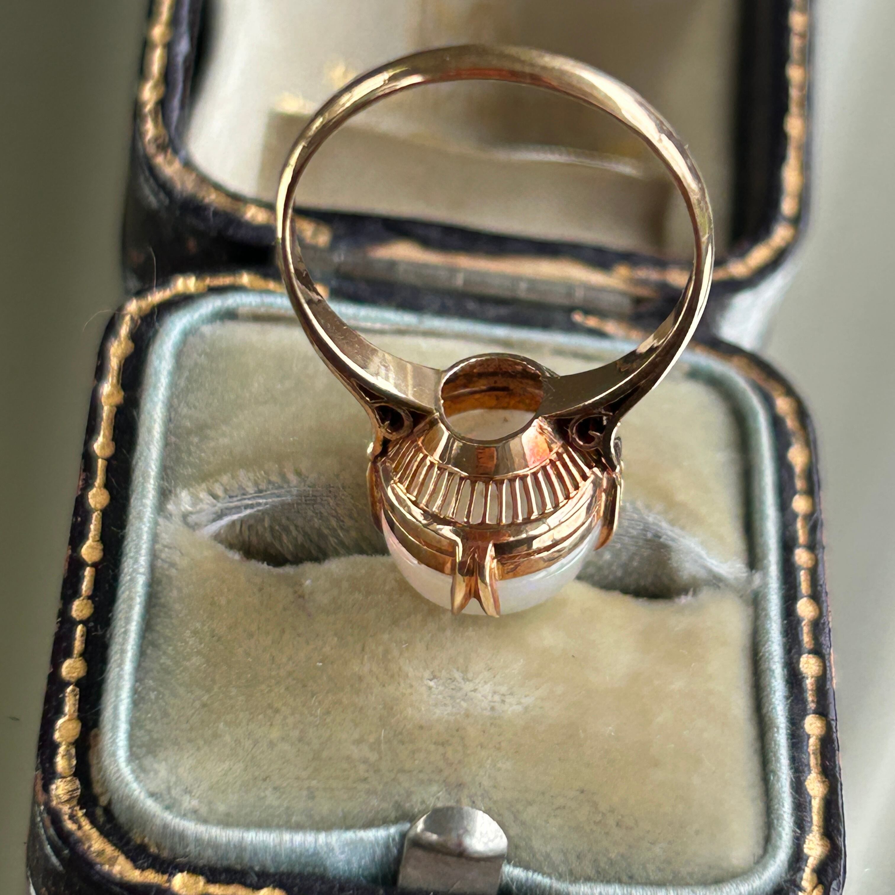 ヴィンテージ　K18　千本すかし端正なホワイトオパールのリング