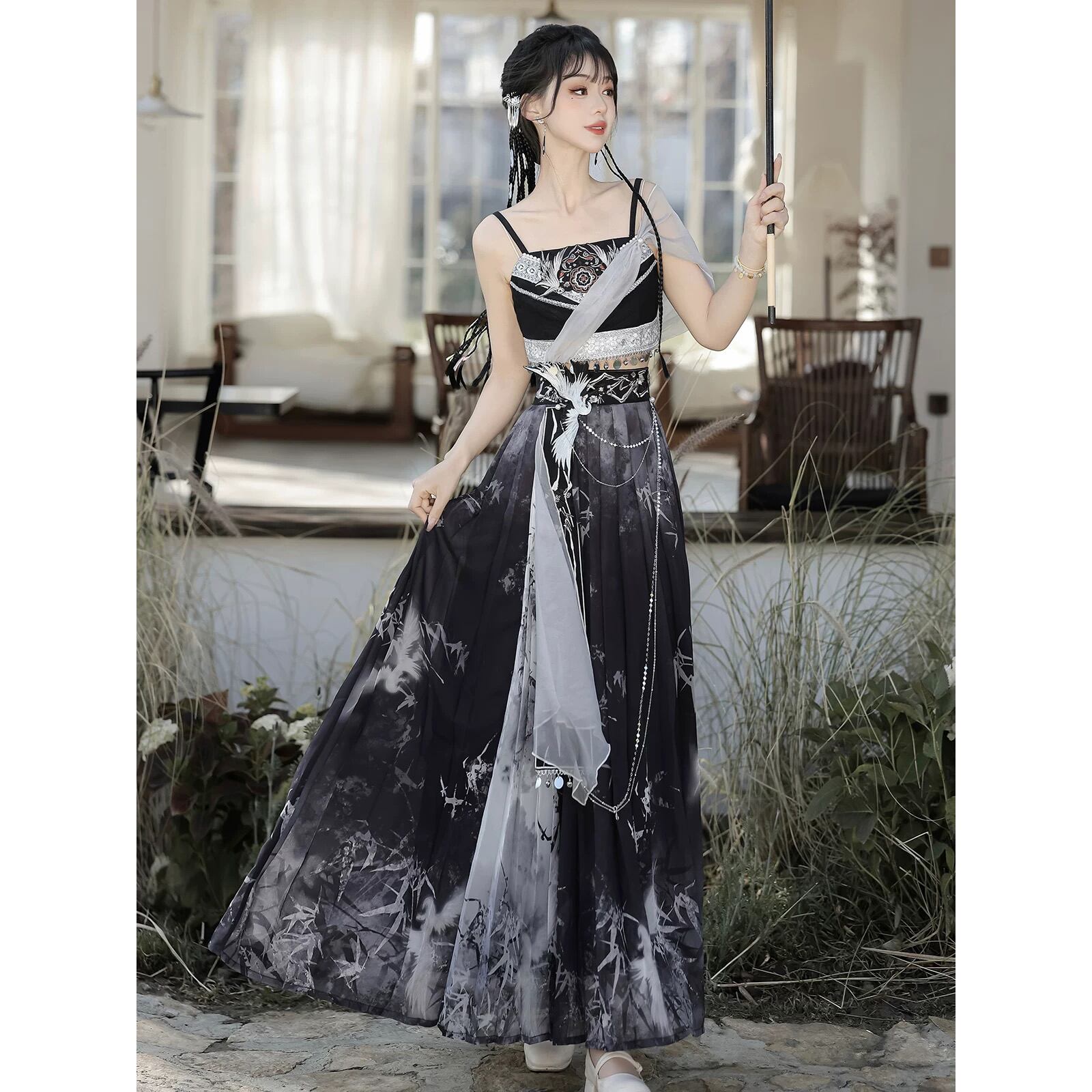 漢服セット　レディース服　Mサイズ　明制　刺繡 漢服セット レディース服 明制 馬面裙 | チェンジ・ザ・ライフ