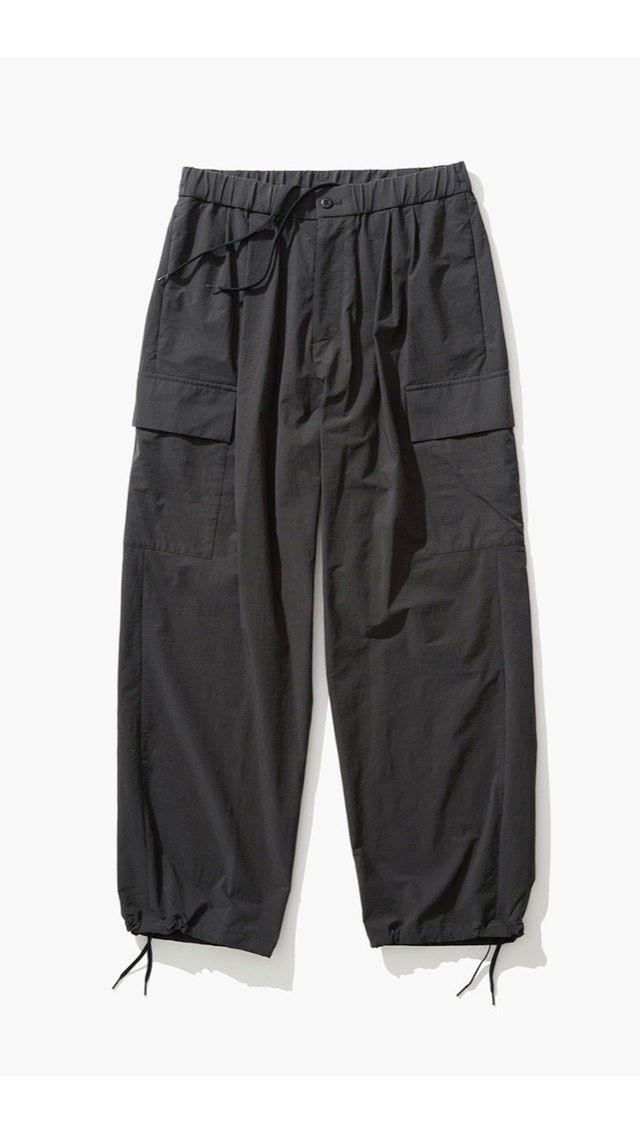 ATON -STRETCH WOOLY NYLON | PARACHUTE CARGO PANTS- : BLACK