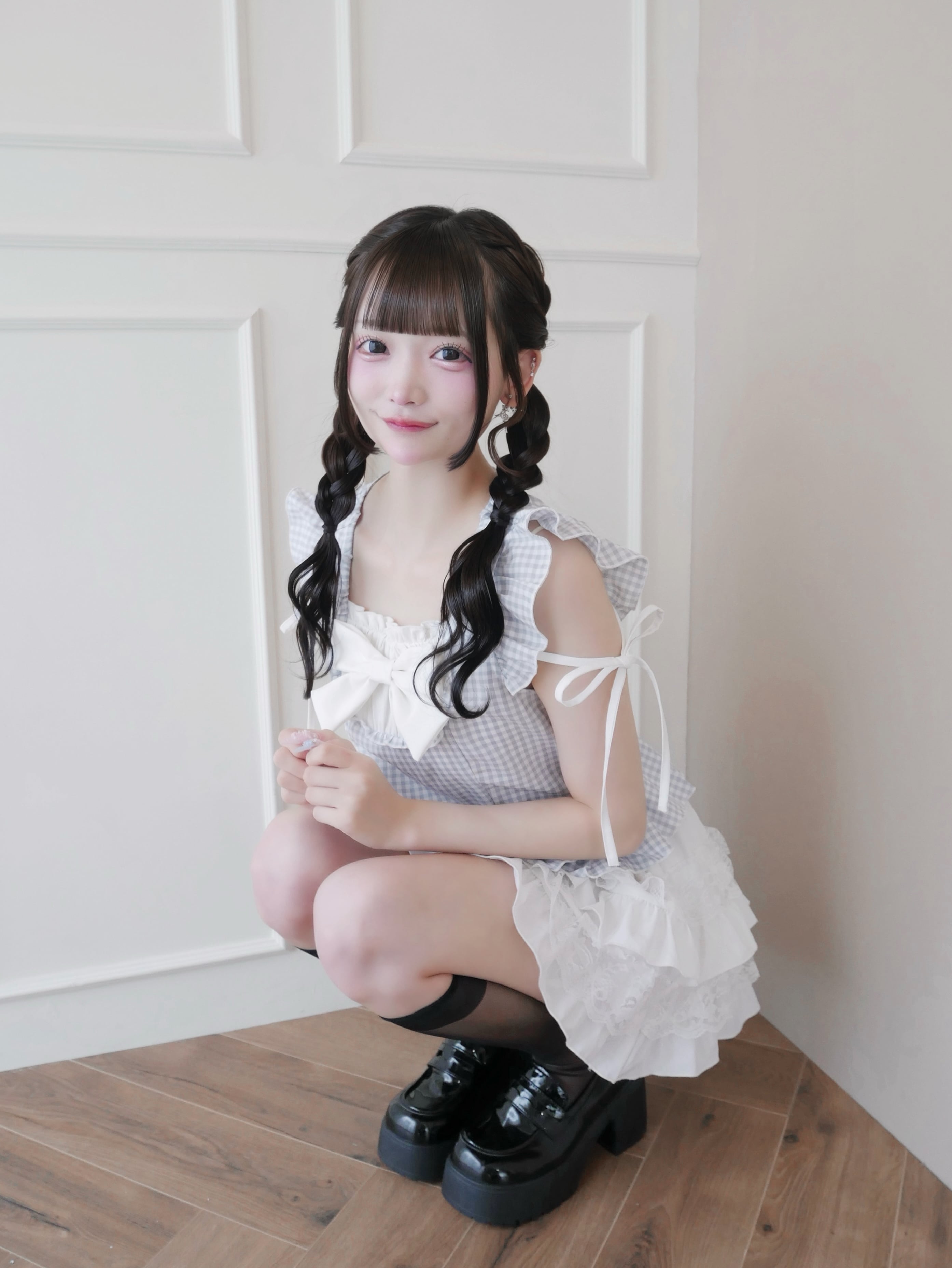 frill ribbon blouse