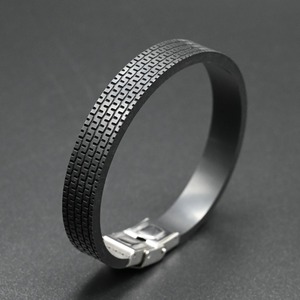 TREAD DESIGN BRACELET