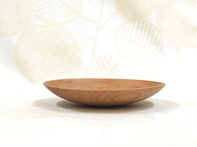 中皿 カツラ (オイル仕上げ) | 工房 十勝の木のうつわ web shop