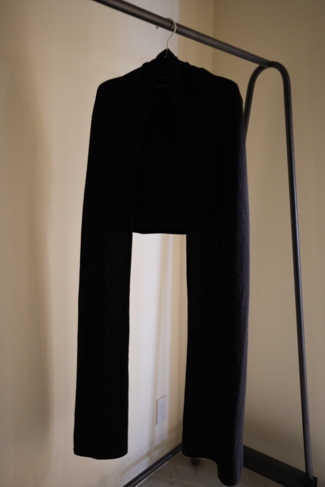 MOON TREE PLANET - Mantle black | MOON TREE PLANET 