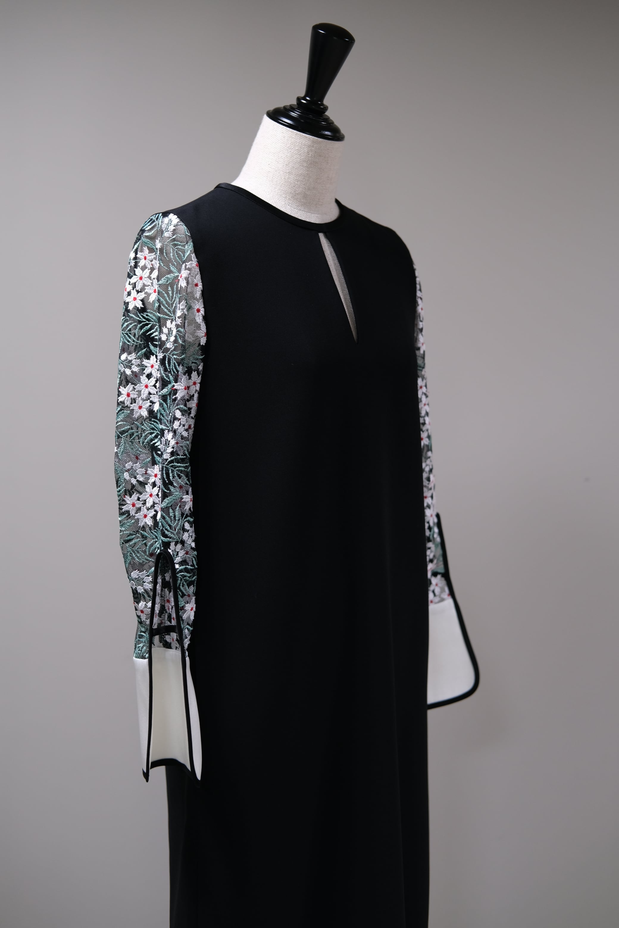 mame kurogouchi Floral Lace Sleeve Dress