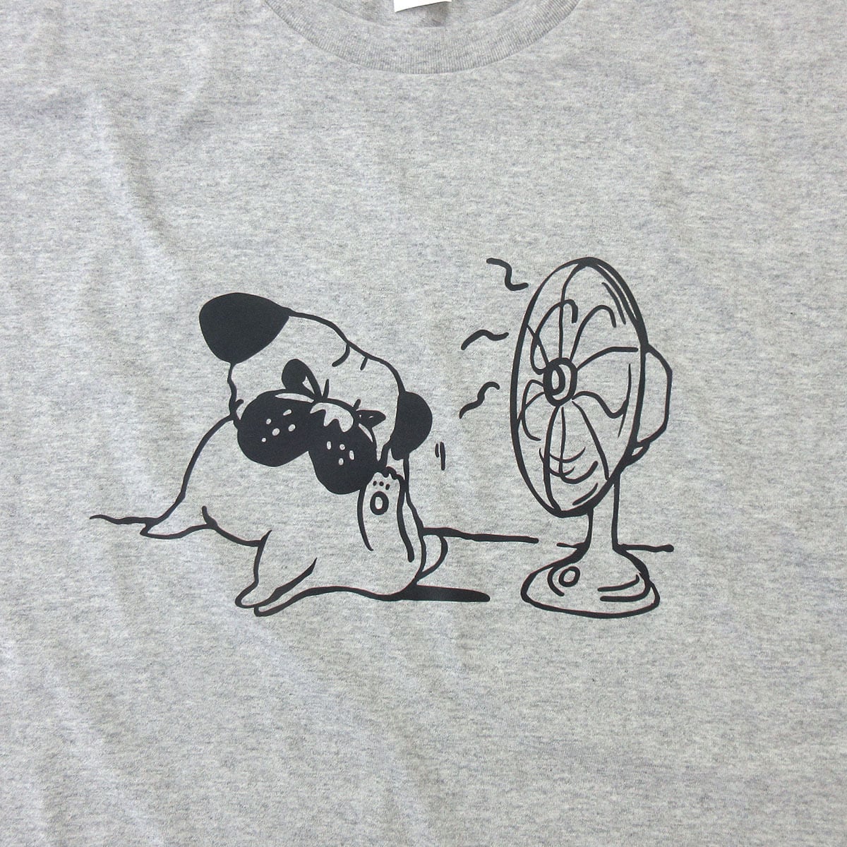 ご機嫌斜め パグ Tシャツ dog63 犬 ブヒ パグ 好き 服 ゆるい イラスト