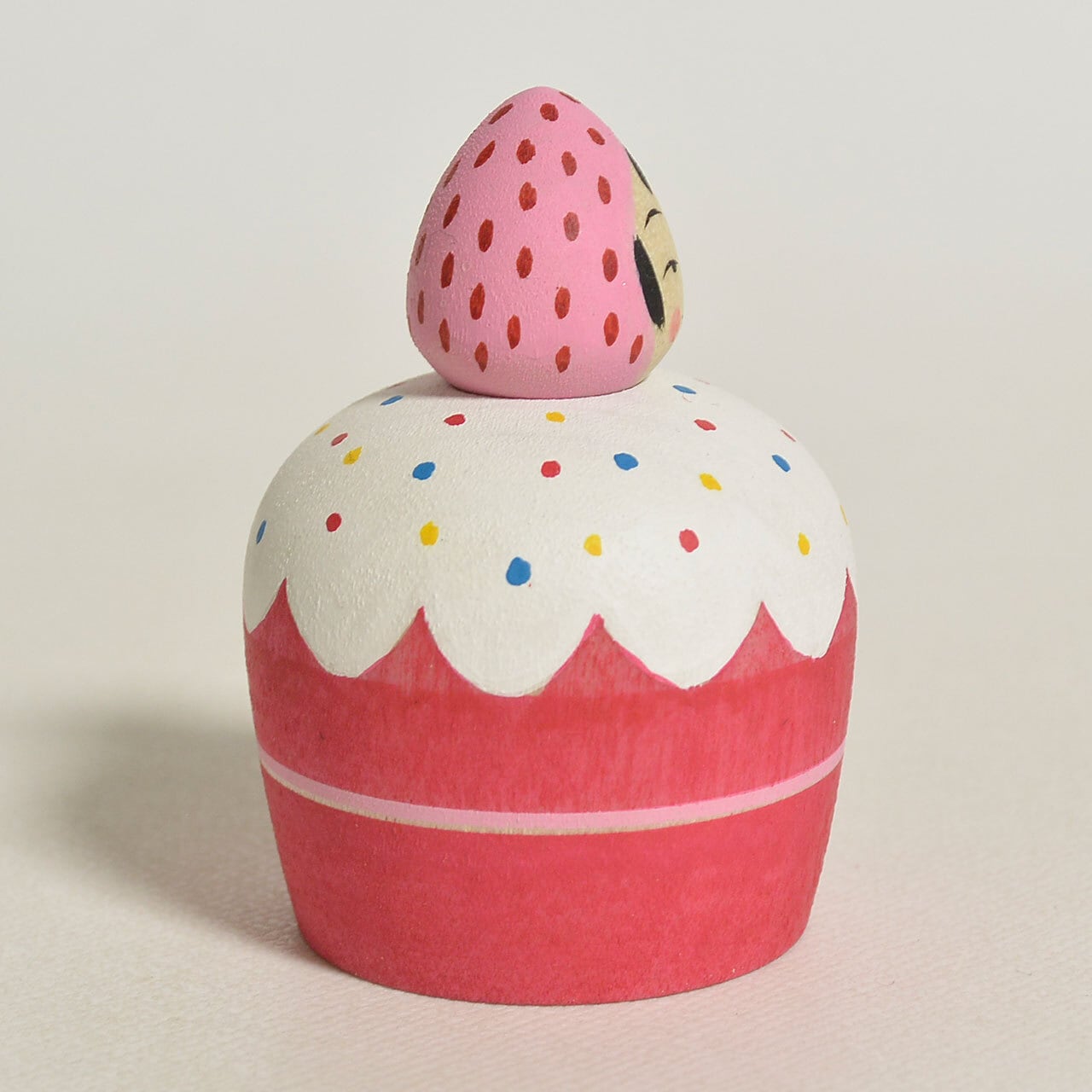 いちごのカップケーキちゃんこけし 約1.5寸 約4.5cm 鈴木明 工人（作並