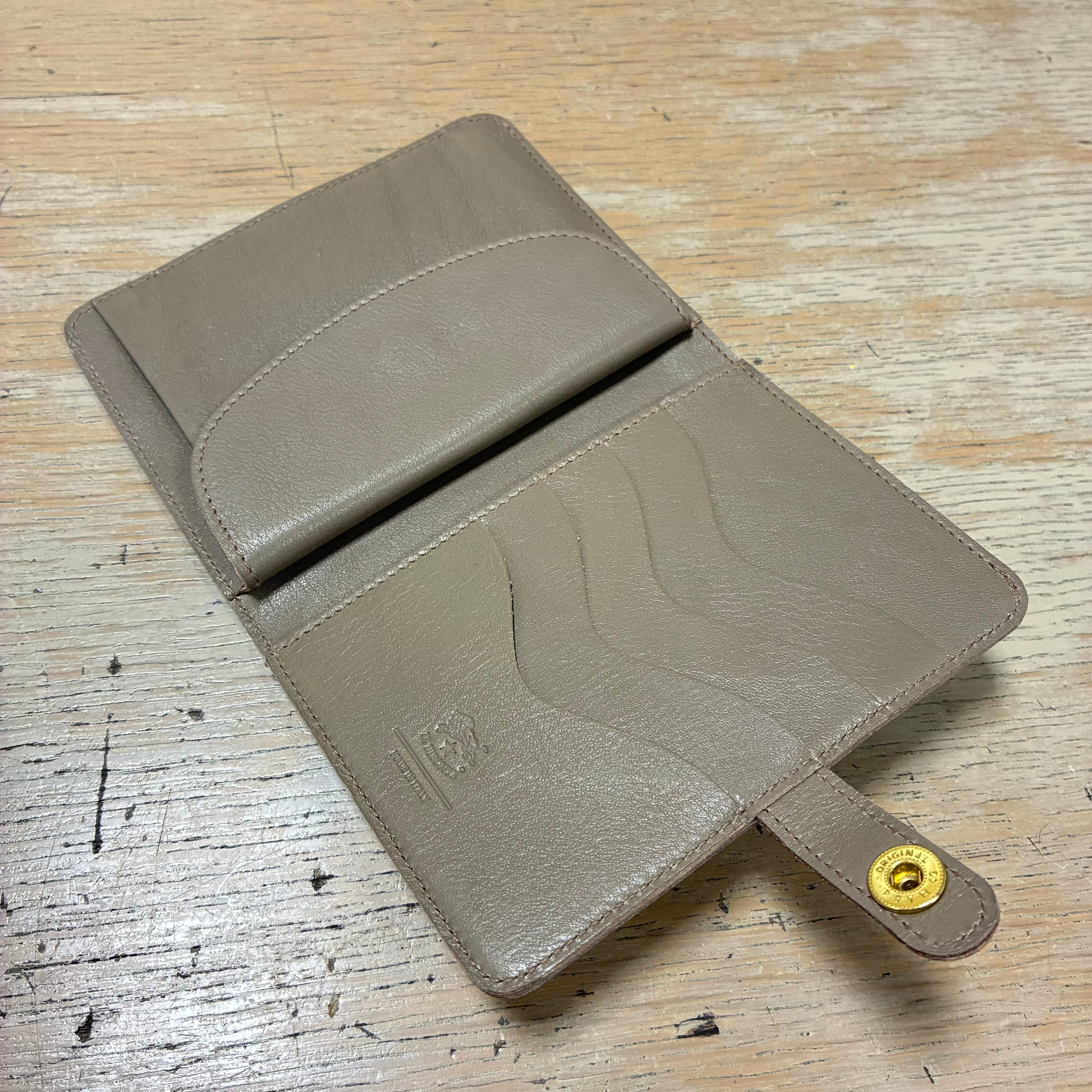 イルビゾンテ　2つ折財布　グレー IL BISONTE イルビゾンテ 2つ折り 財布 【54242309541】（COL グレー