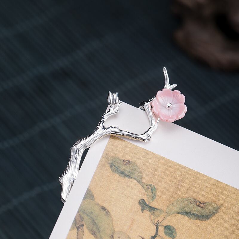 ＜受注制作＞梅の花のブローチ　シェル　ご褒美　プレゼント　C019