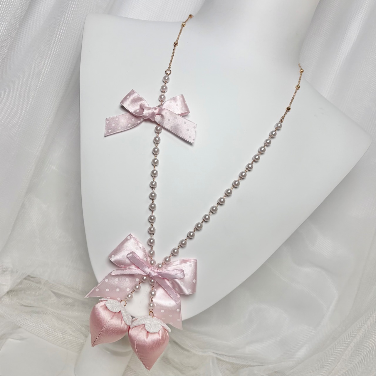 ♡ Strawberry ストライプ柄サテンリボン いちごモチーフパールチェーンネックレス yellow ♡