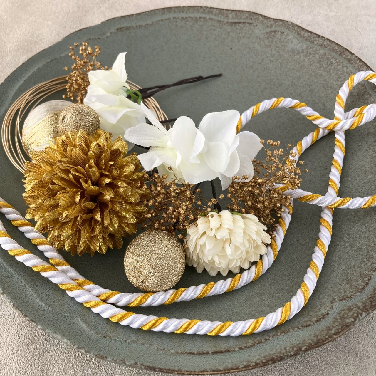 トレンドの白×ゴールド】白無垢 簪 成人式 振袖 大正ロマン 鶴響の