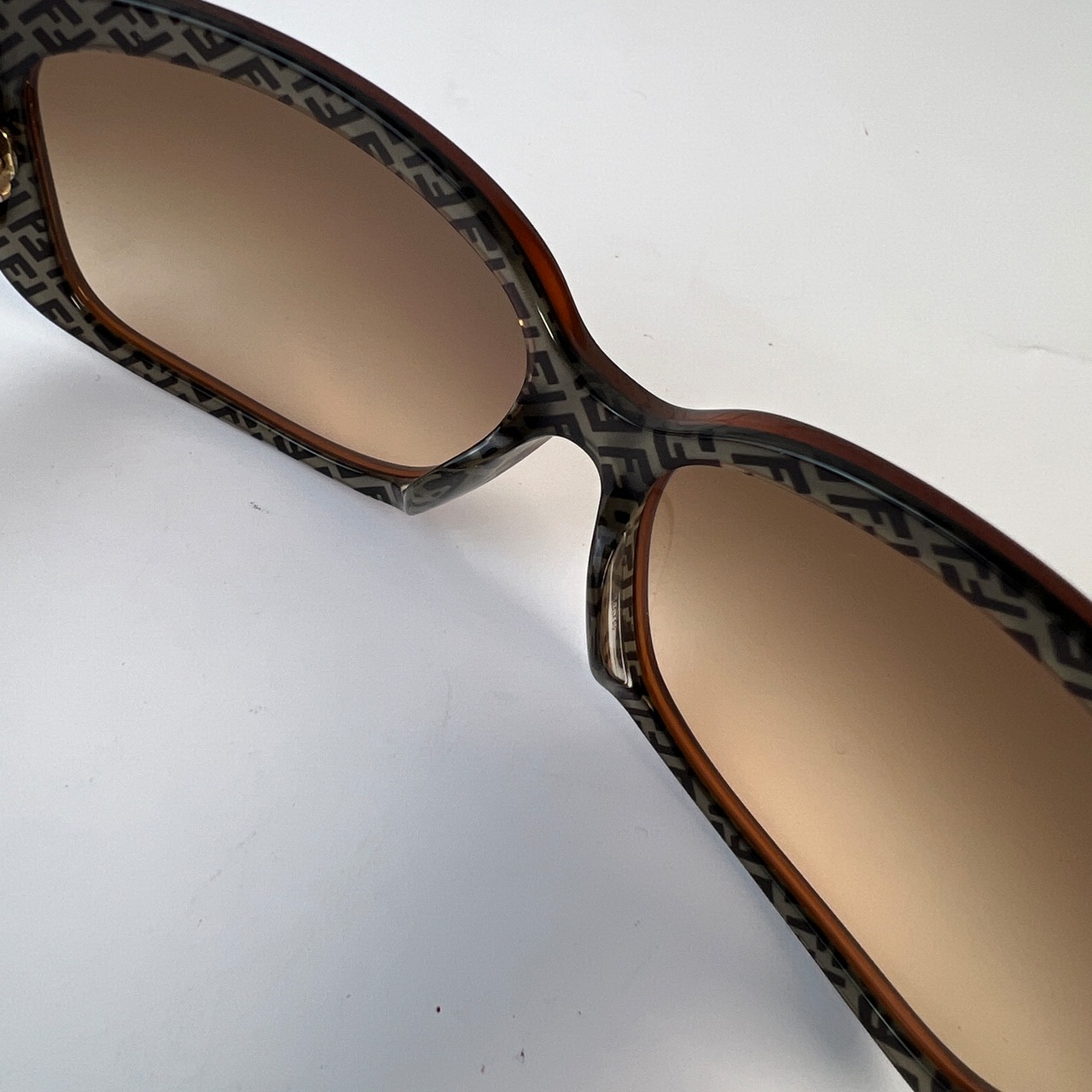 【最終処分SALE】FENDI フェンディ ズッカ サングラス ブラウン A-8319