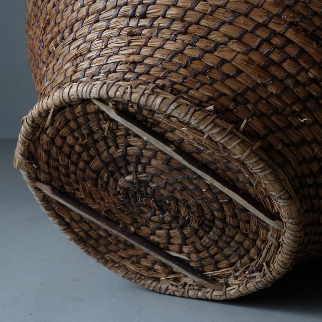 Straw basket