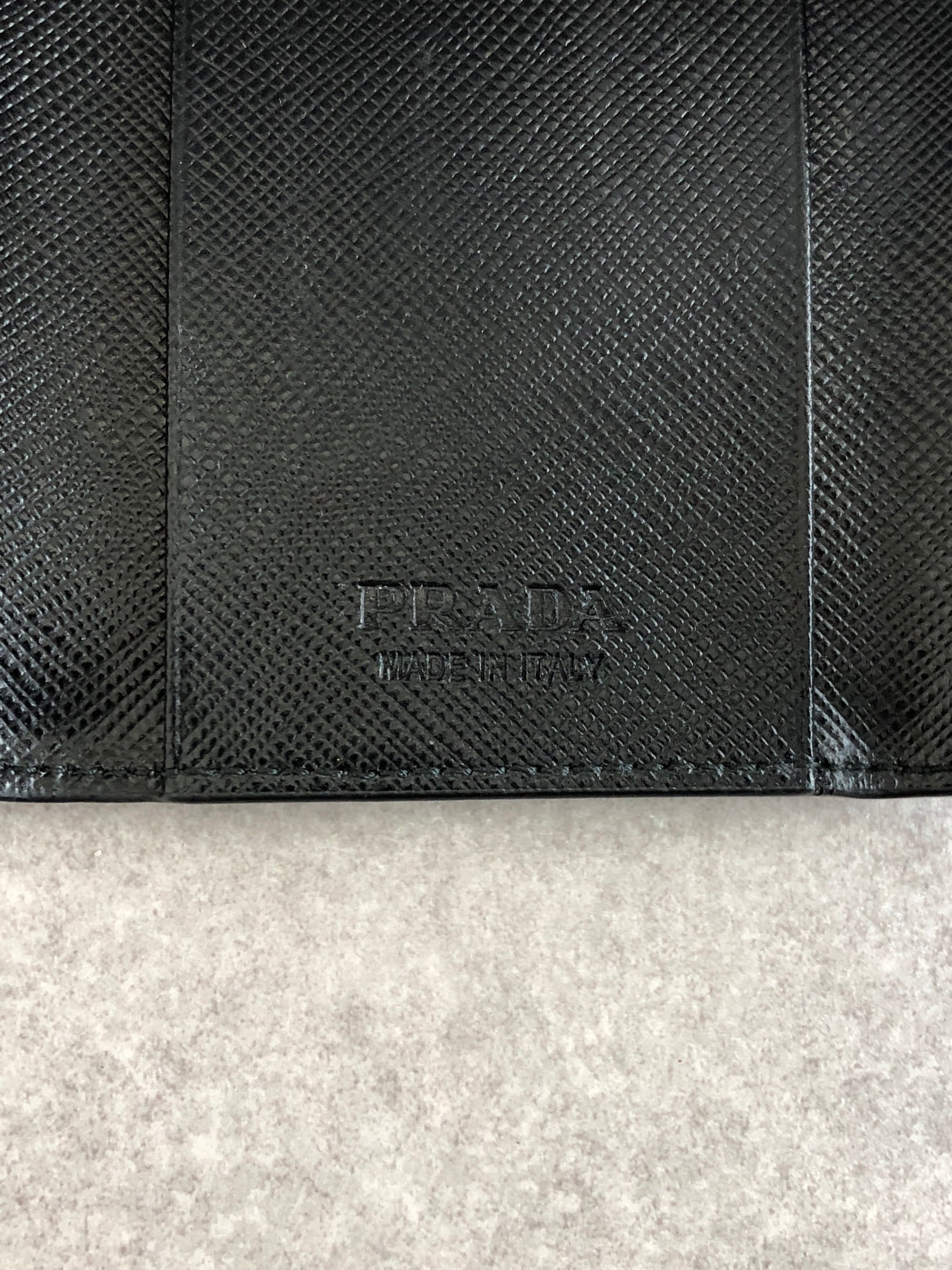 PRADA プラダ キーケース ブラック サフィアーノレザー 6連 vintage