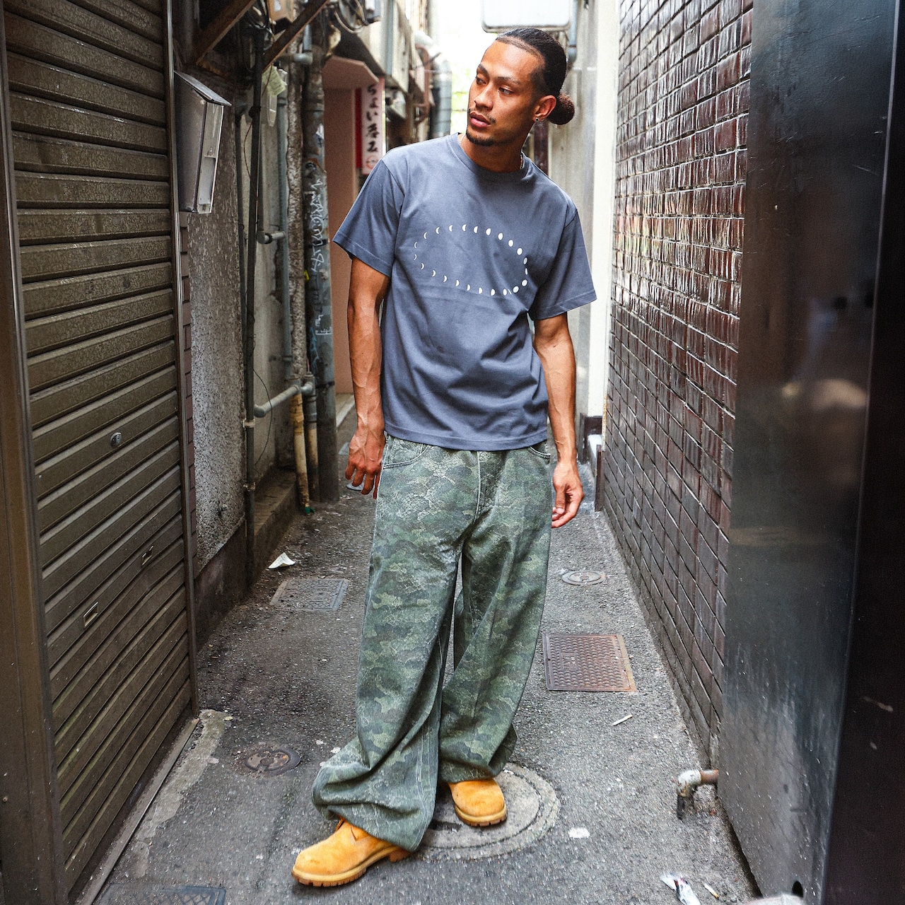 MOON PHASE PREMIUM COTTON BOX TEE