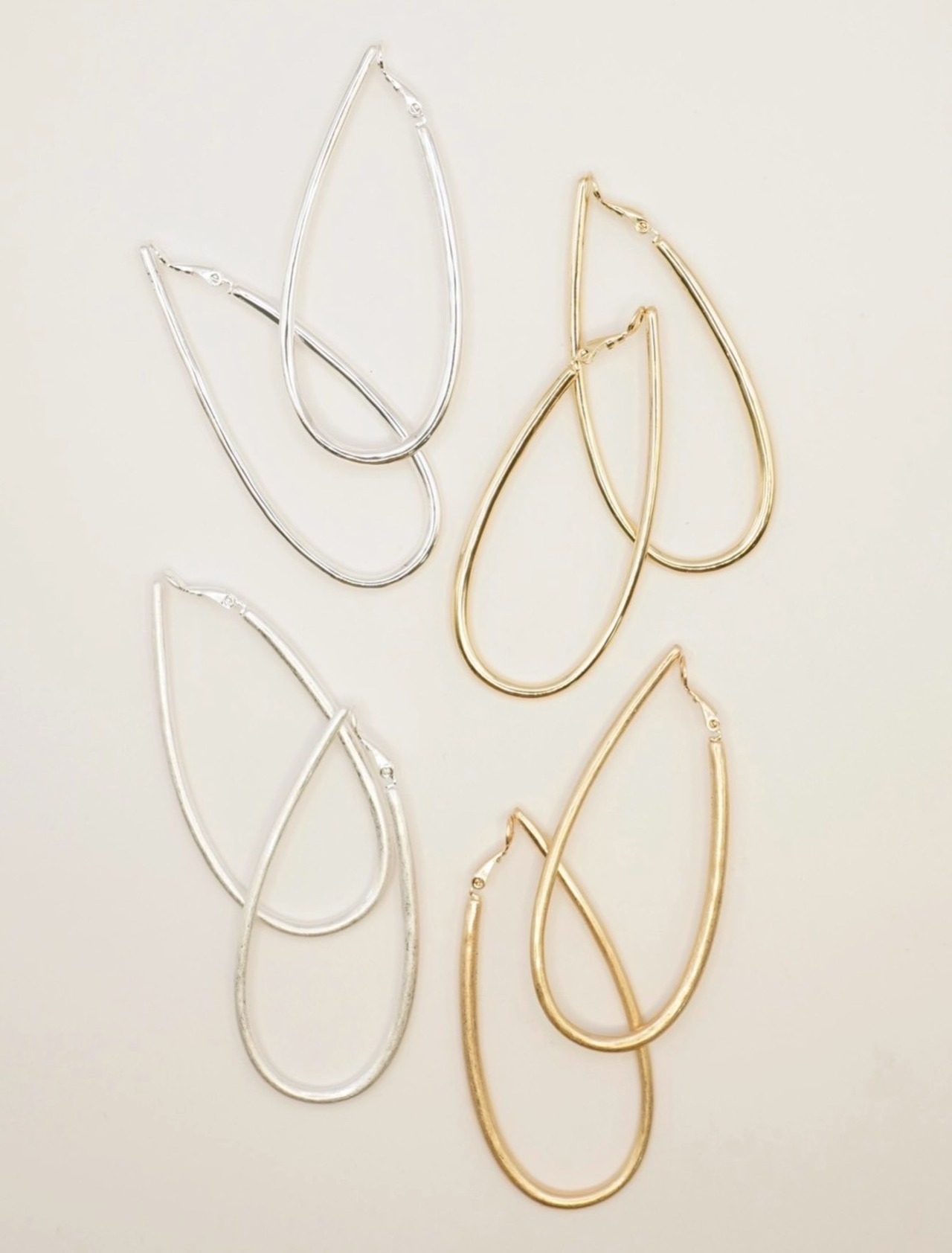 シニオン CHIGNON ﾄﾞﾛｯﾌﾟﾌｰﾌﾟｲﾔﾘﾝｸﾞ