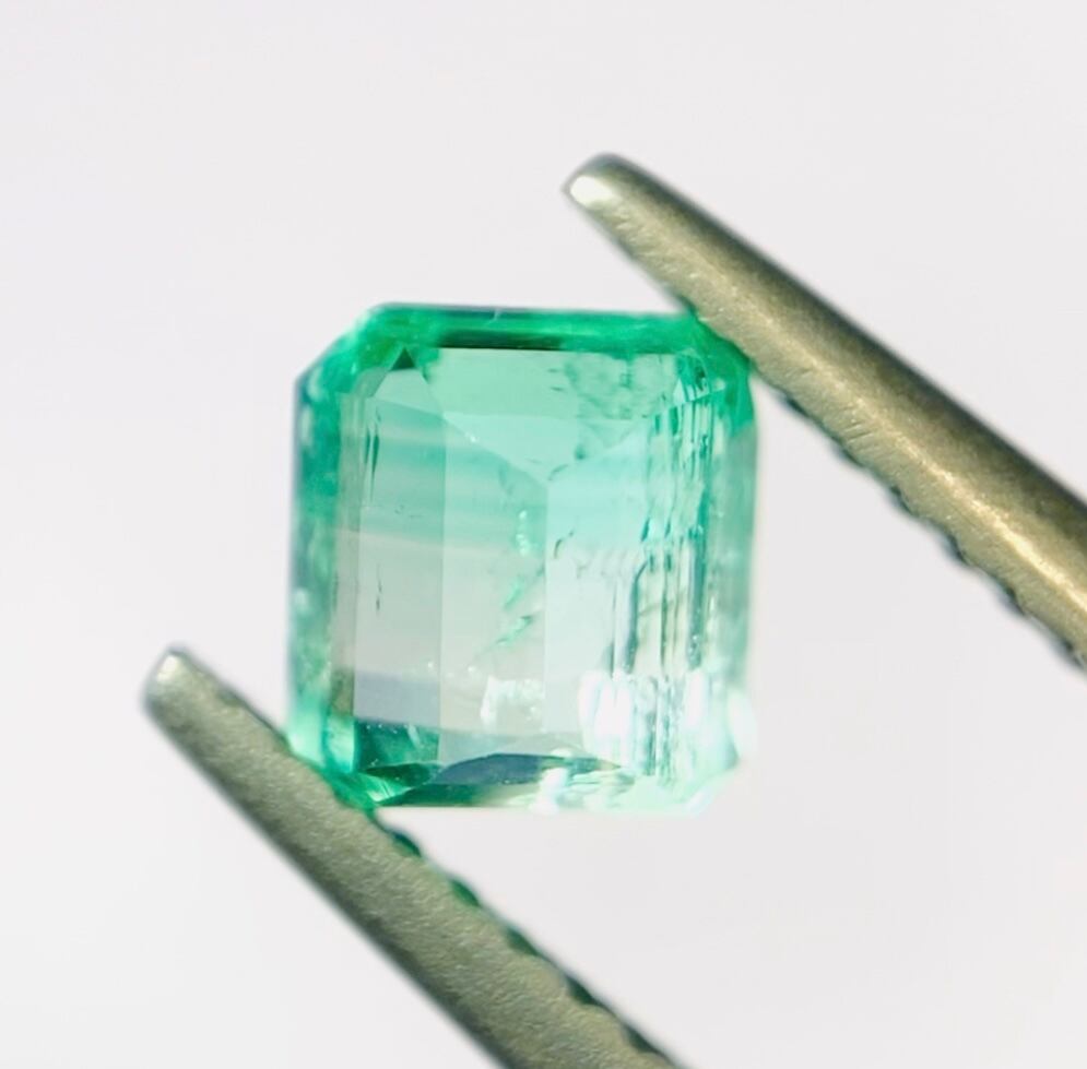 昭和レトロなクリームソーダエメラルド