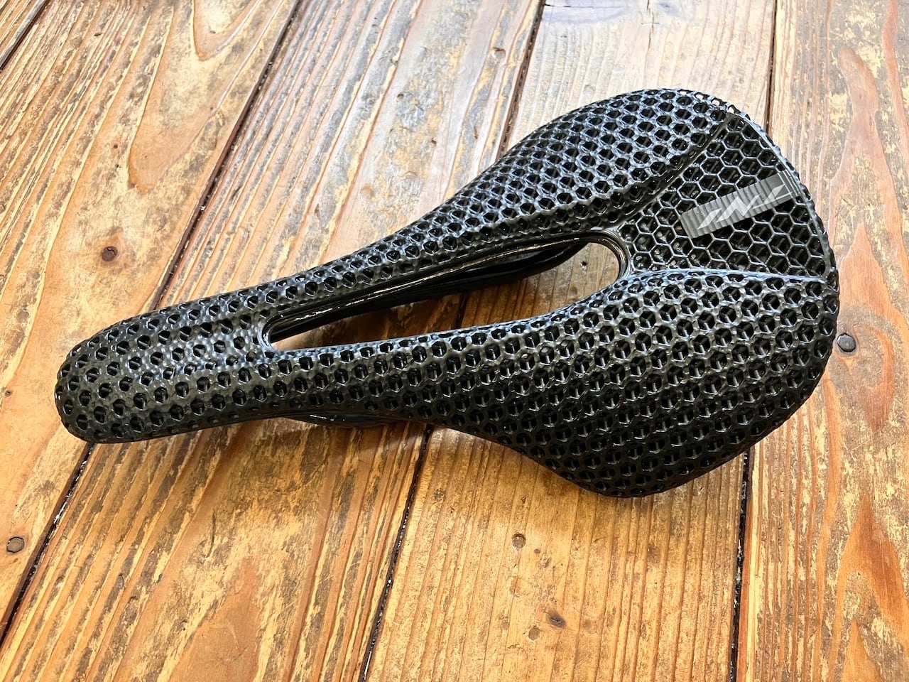 TNI 3DプリンティングⅢ カーボンサドル | 『 サイクルワークス 