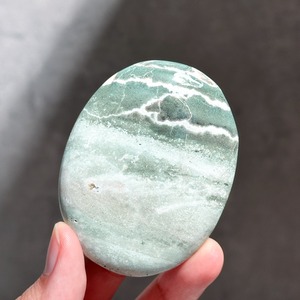 グリーンサードオニキス パームストーン23◇ Green Sardonyx ◇天然石・鉱物・パワーストーン