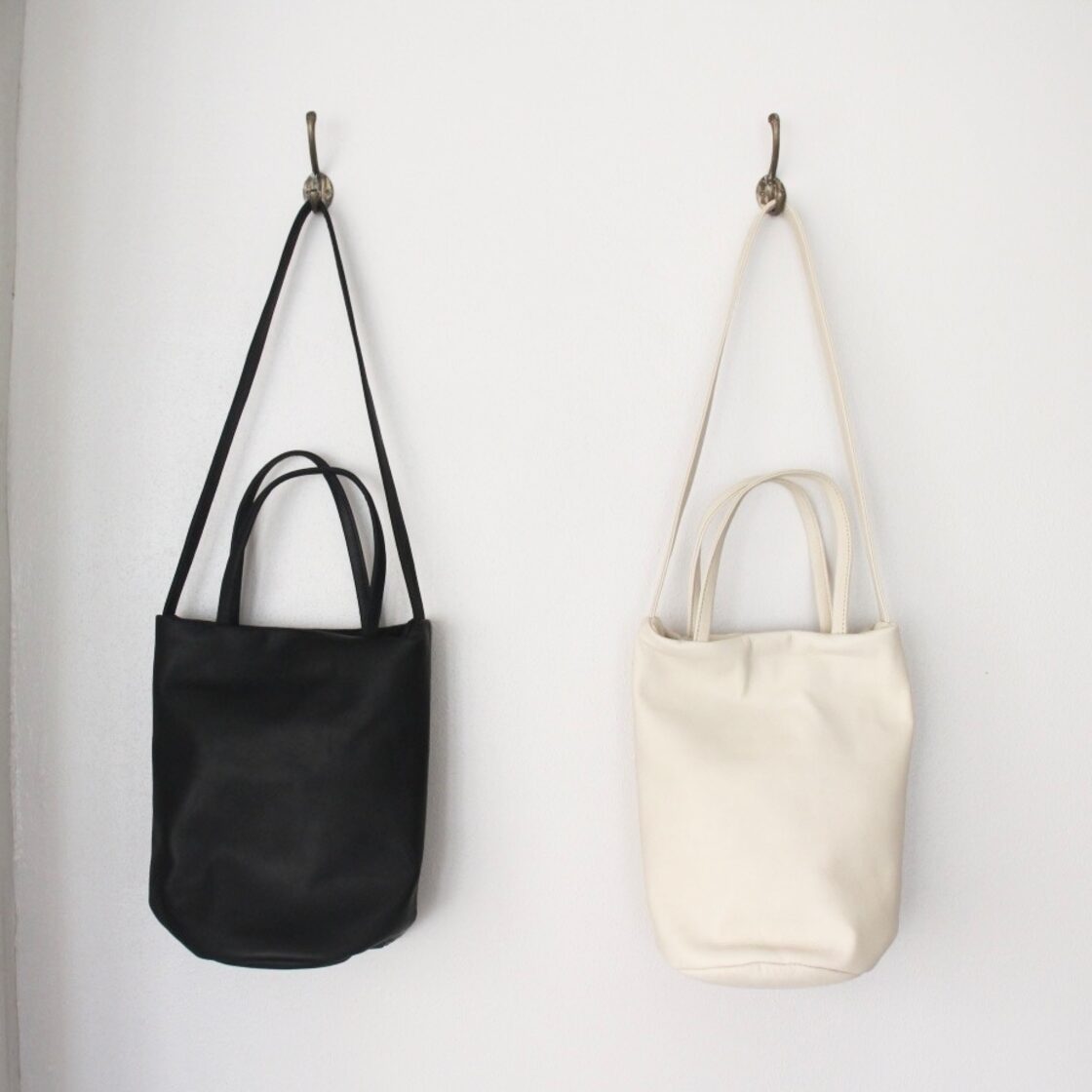 TIDI DAY and AUGUST ショルダーバッグ レザー 本革 白 PLAIN PEOPLE 