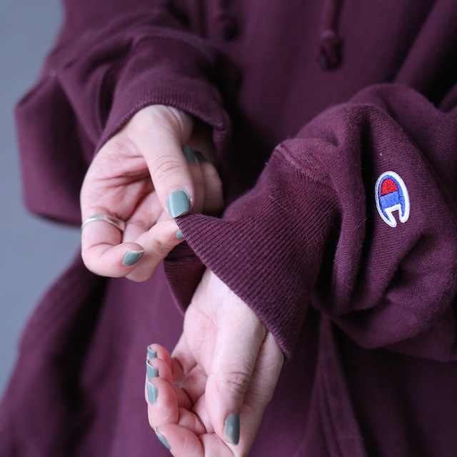 "Champion" bordeaux color over silhouette reverse wave sweat parka