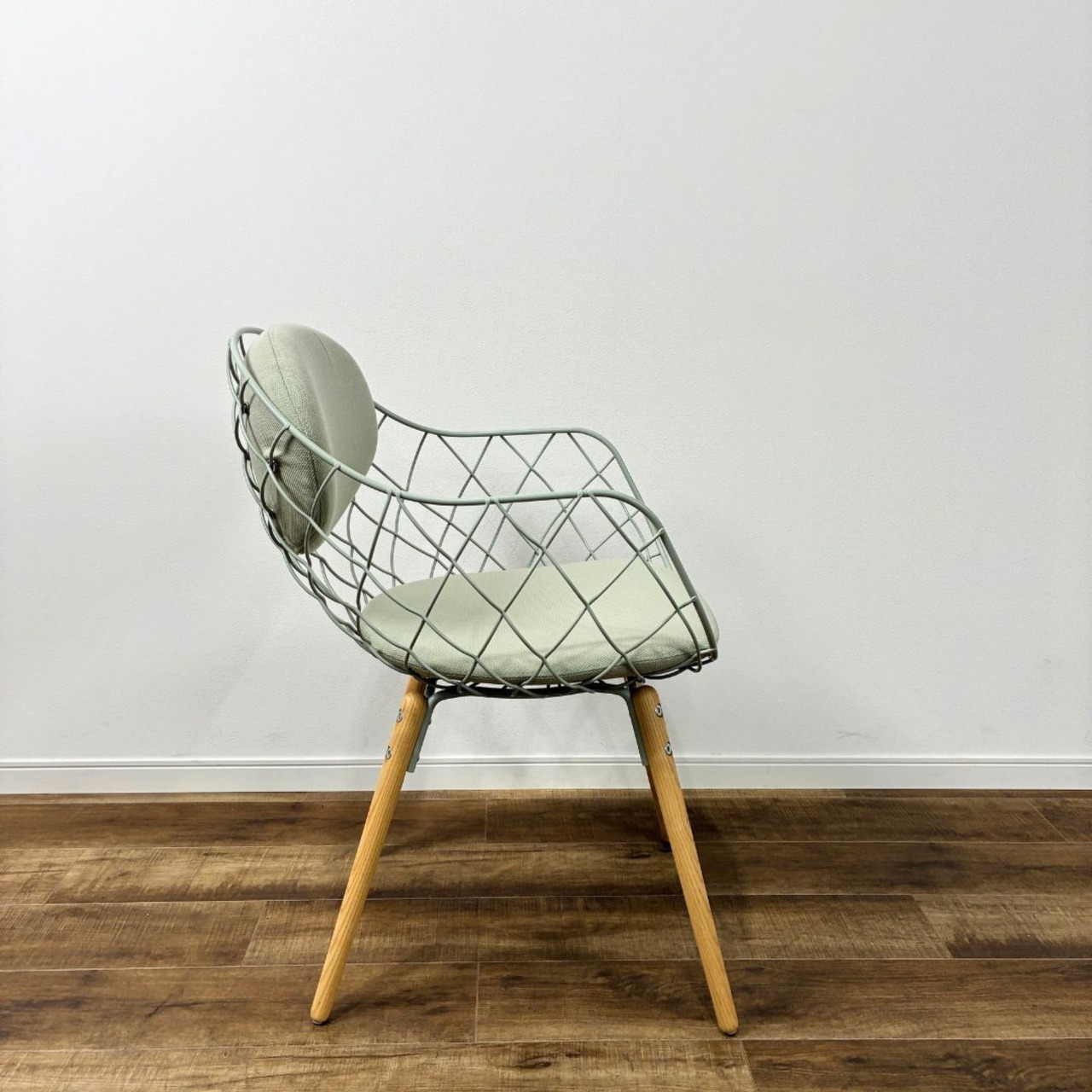 MAGIS マジス PINA green / natural ピーニャ ファブリック オーバルクッション × ナチュラル脚 ダイニングチェア デザイナーズ家具 グリーン系【展示品】【200サイズ】