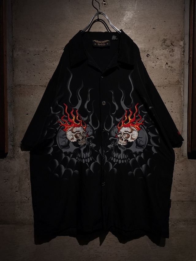 【Caka】Skull Embroidery Design Over S/S Shirt