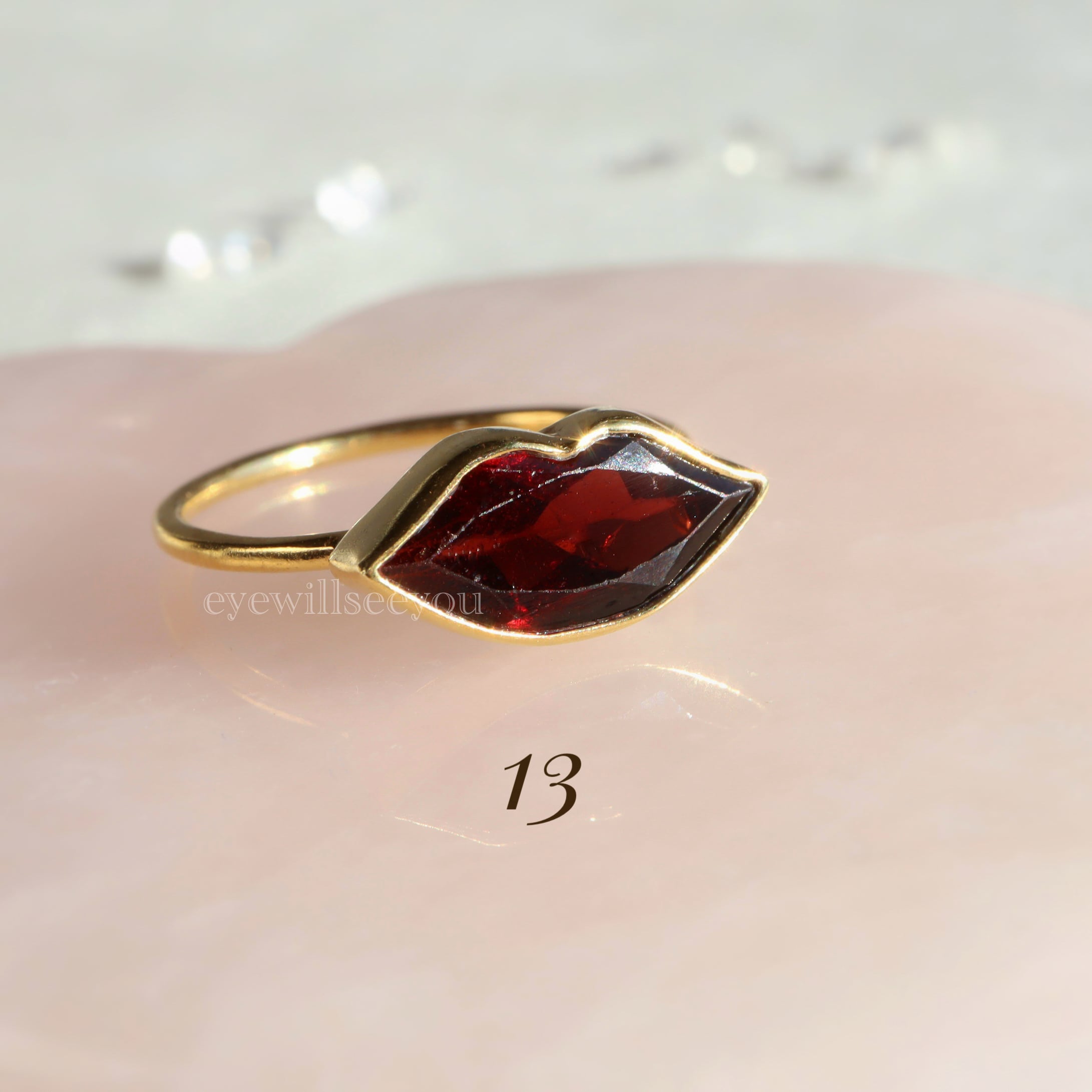 美品K10YGガーネットリング刻印あり13号 13号) Garnet Lip ring ガーネットリップリング | eyewillseeyou