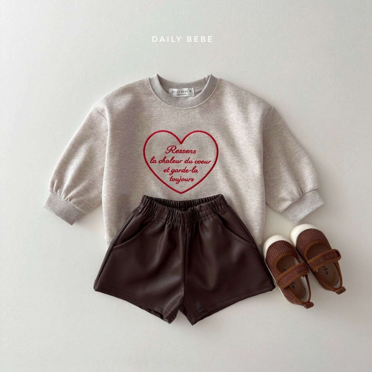 【取寄】Dailybebe ハートワッペントレーナー|秋服|韓国子供服|26/AT