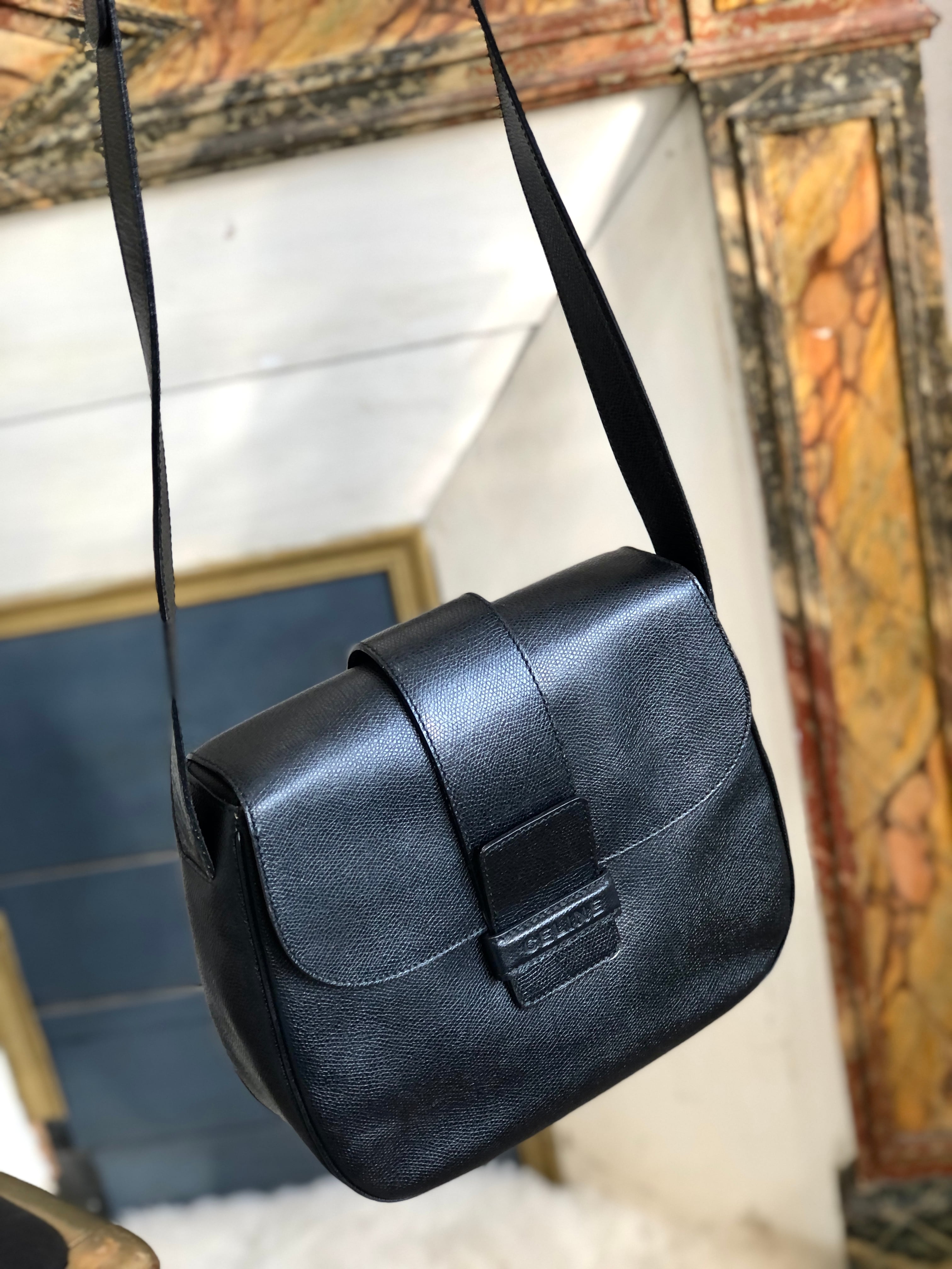 セリーヌ　CELINE ロゴ型押し　ショルダーバッグjkkksのバッグ