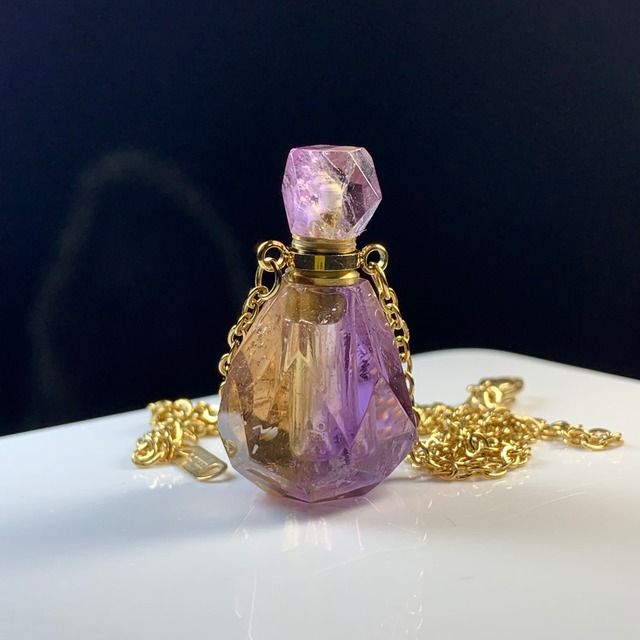 1.傷あり・アメトリン香水瓶