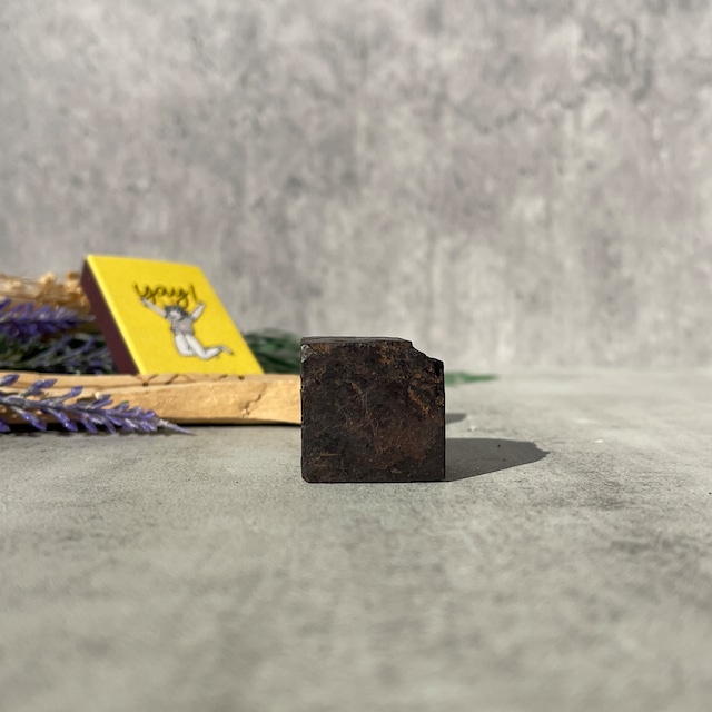 南アフリカ・カルー産 リモナイト キューブ  オールドストック・擬似結晶（Pseudomorph）